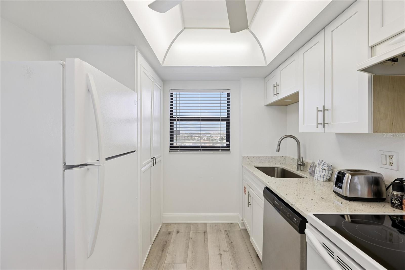 CANAVERAL TOWERS - Residential
