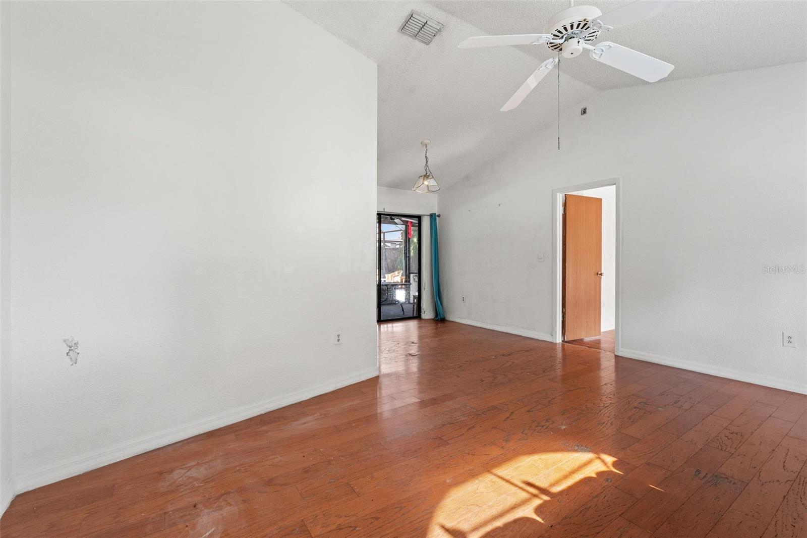 SPRING HILL - Residential