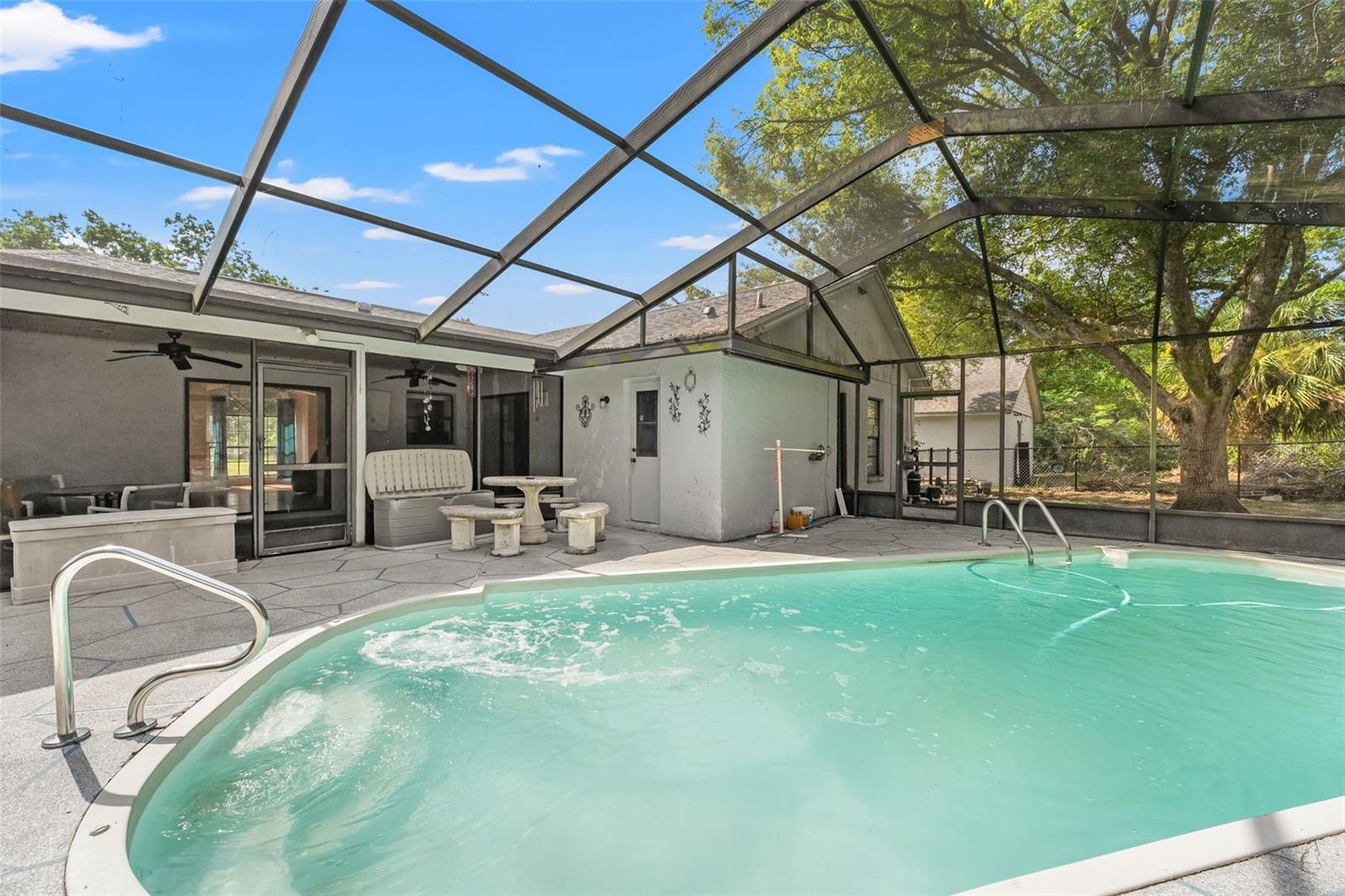 SPRING HILL - Residential