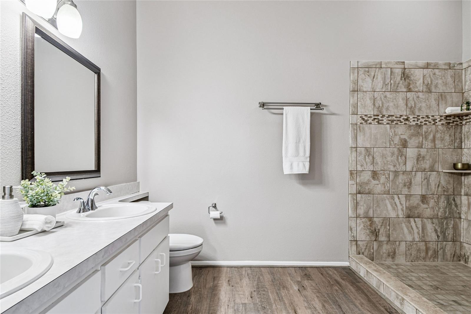 COUNTRYSIDE KEY - Residential