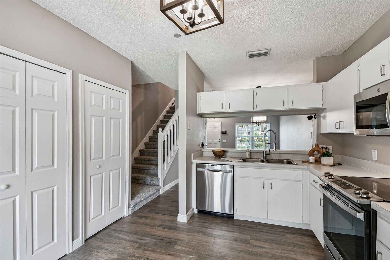 COUNTRYSIDE KEY - Residential