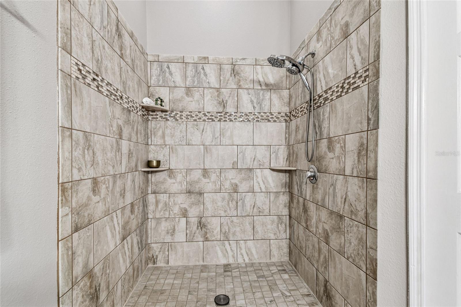 COUNTRYSIDE KEY - Residential