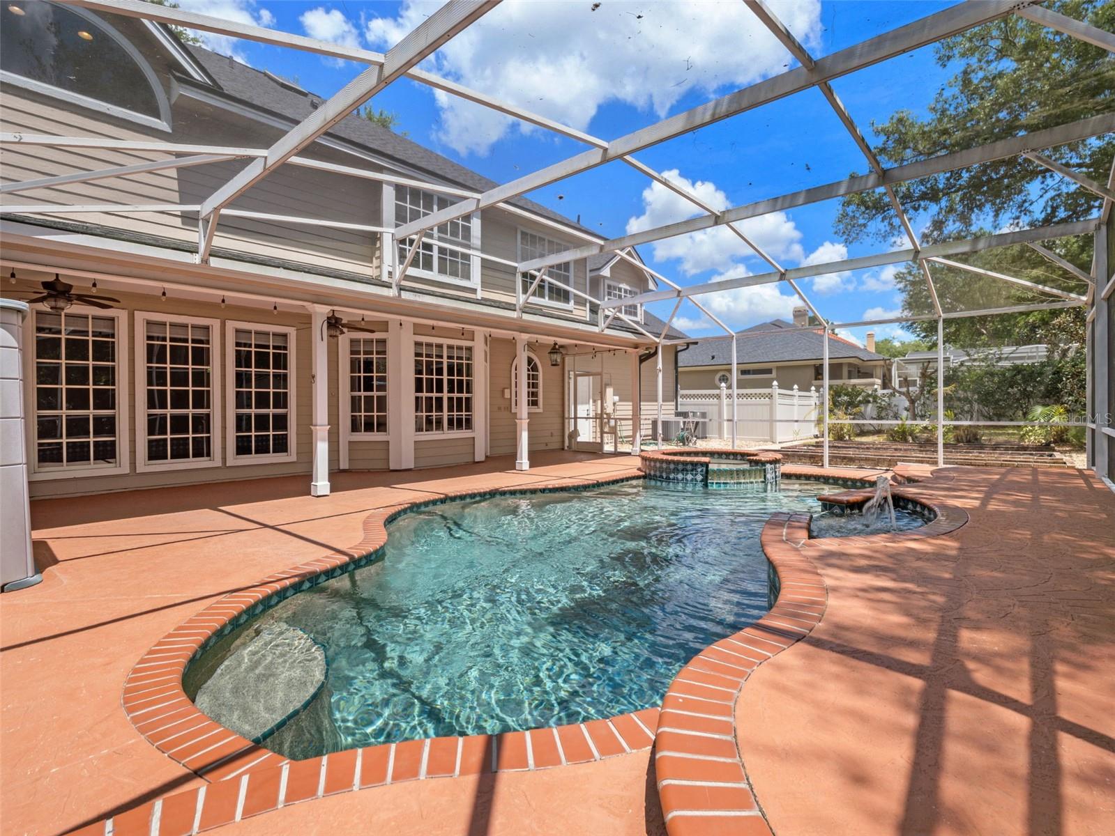 RIVER WALK - Residential