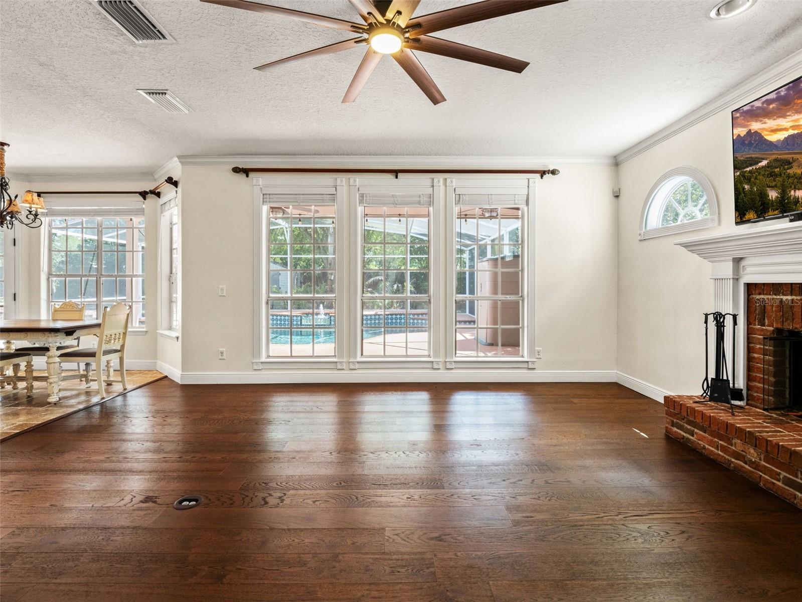 RIVER WALK - Residential