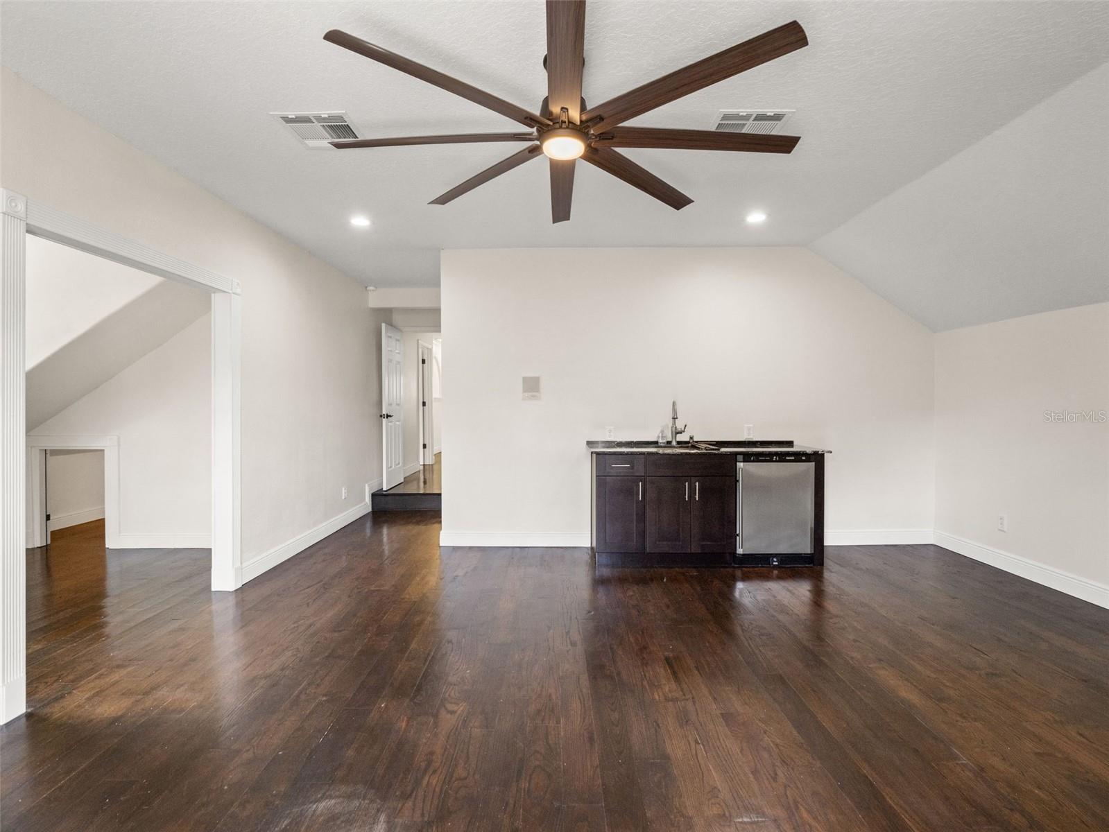 RIVER WALK - Residential