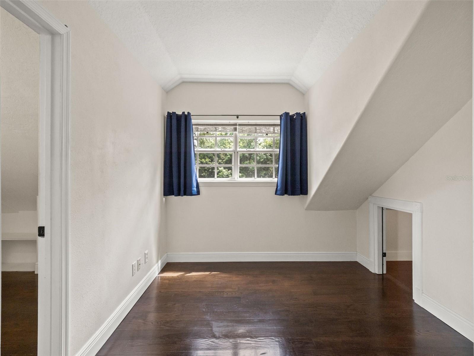 RIVER WALK - Residential
