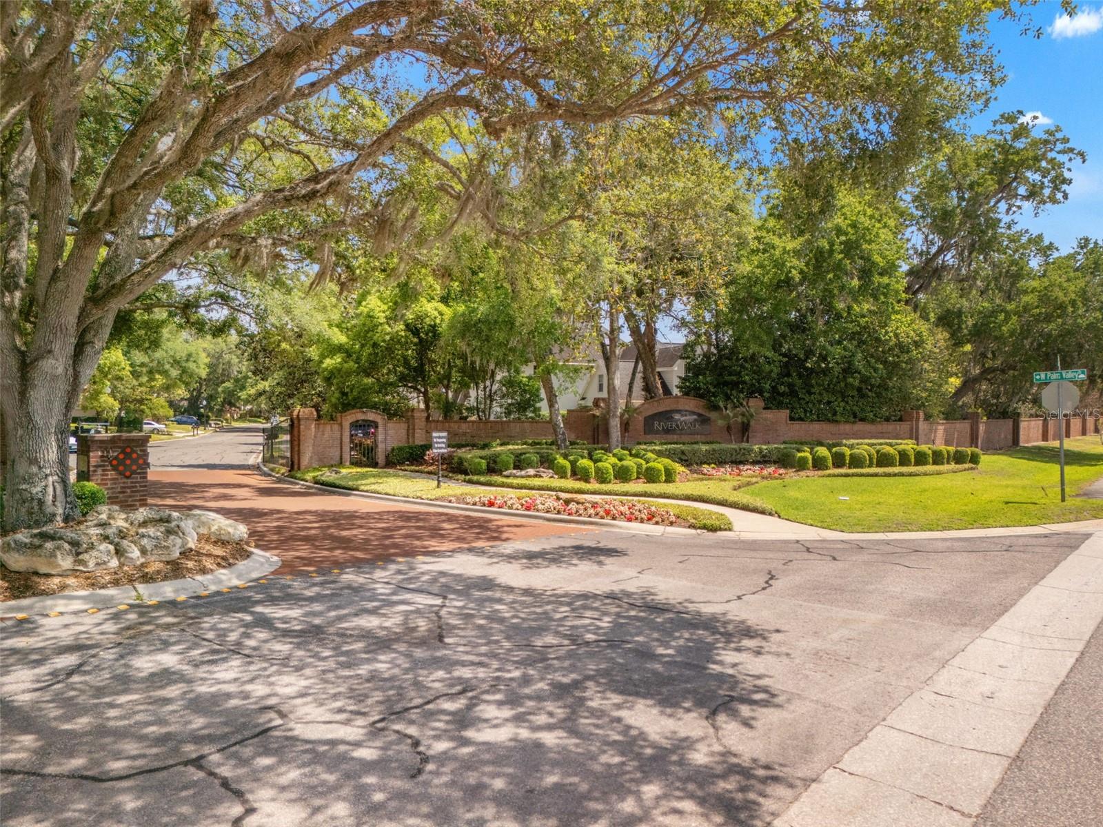 RIVER WALK - Residential