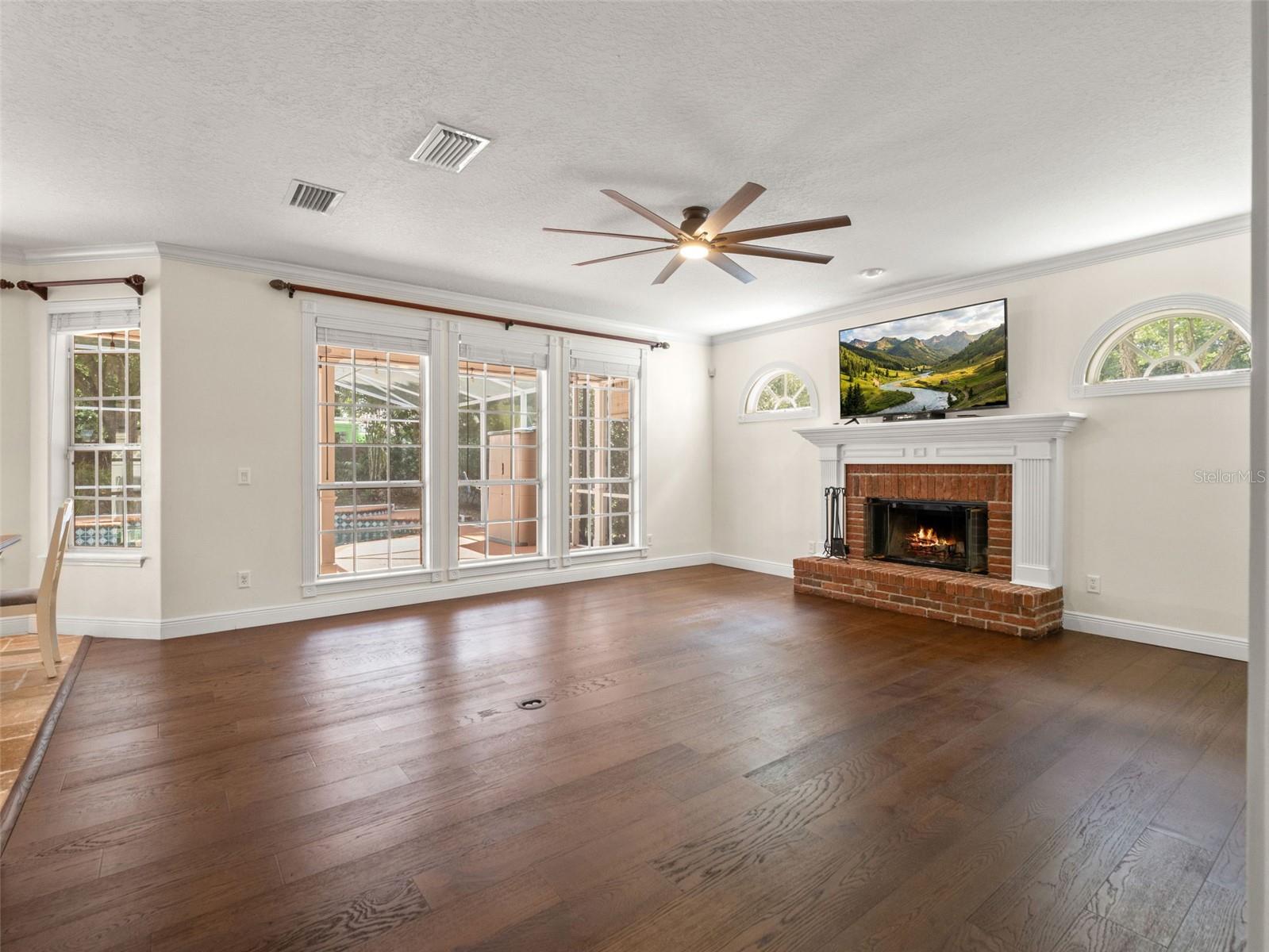 RIVER WALK - Residential