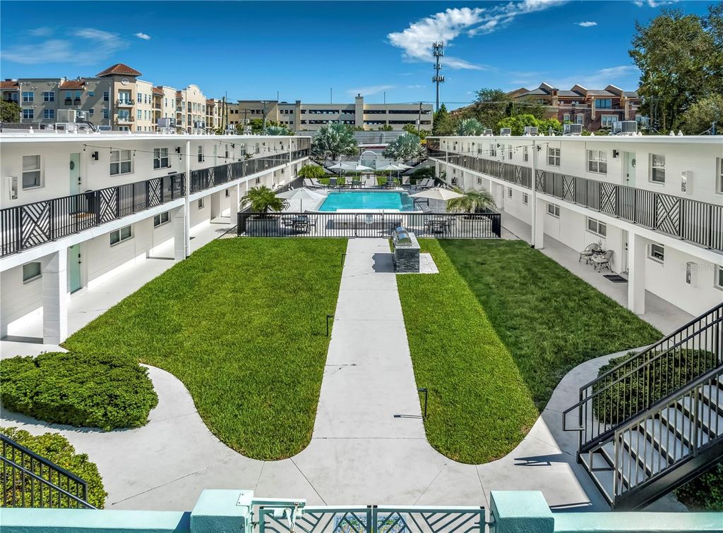 Photo of 807 S Howard Avenue, Tampa, FL 33606 (MLS # TB8347506)