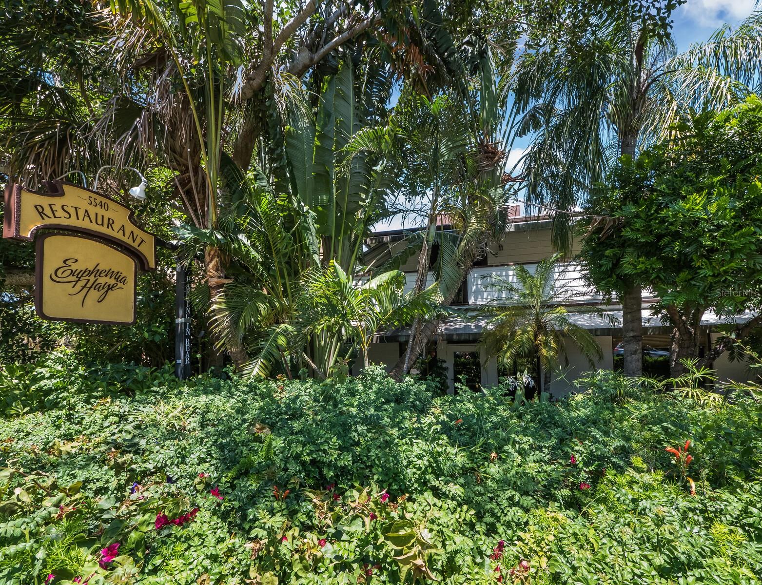 BAILEY-DOBSON - Land