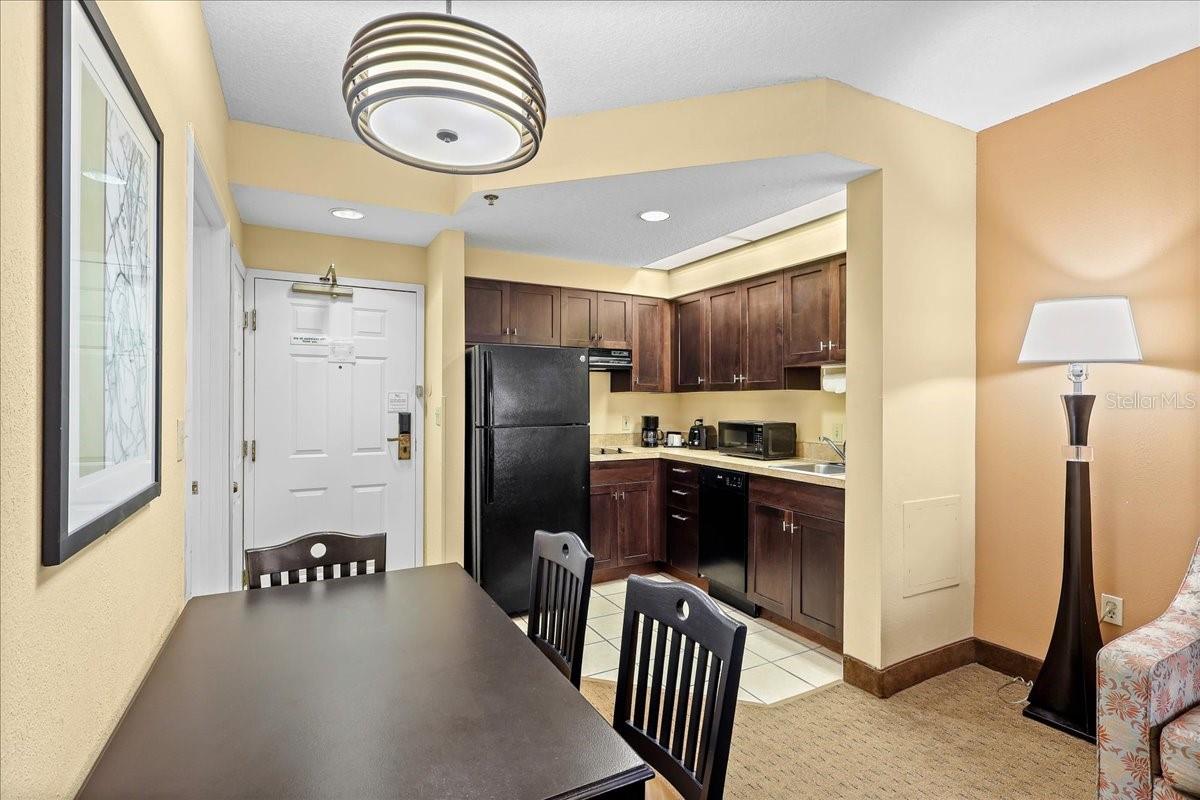 STAYSKY SUITES - Residential