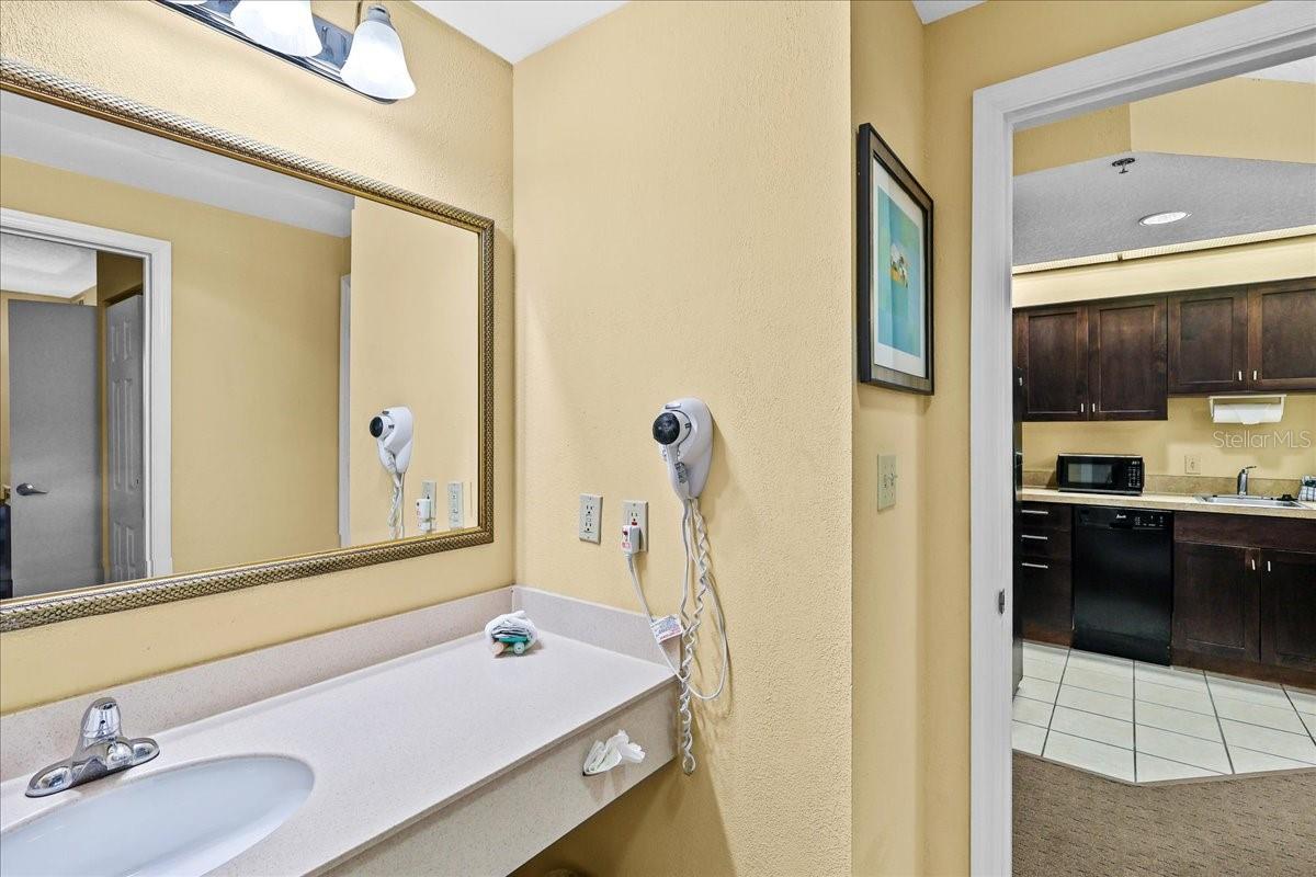 STAYSKY SUITES - Residential