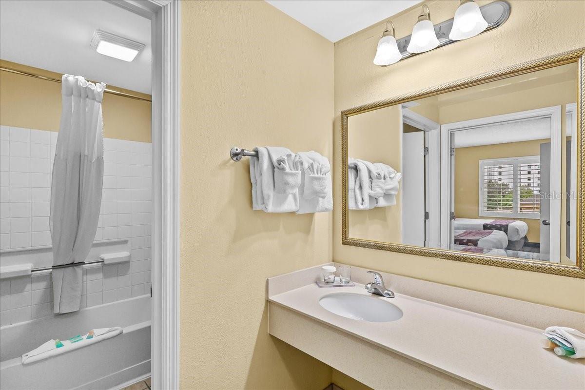 STAYSKY SUITES - Residential