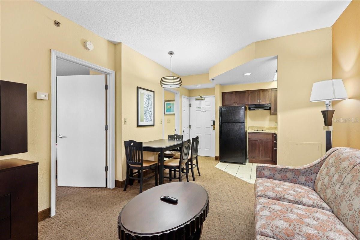 STAYSKY SUITES - Residential