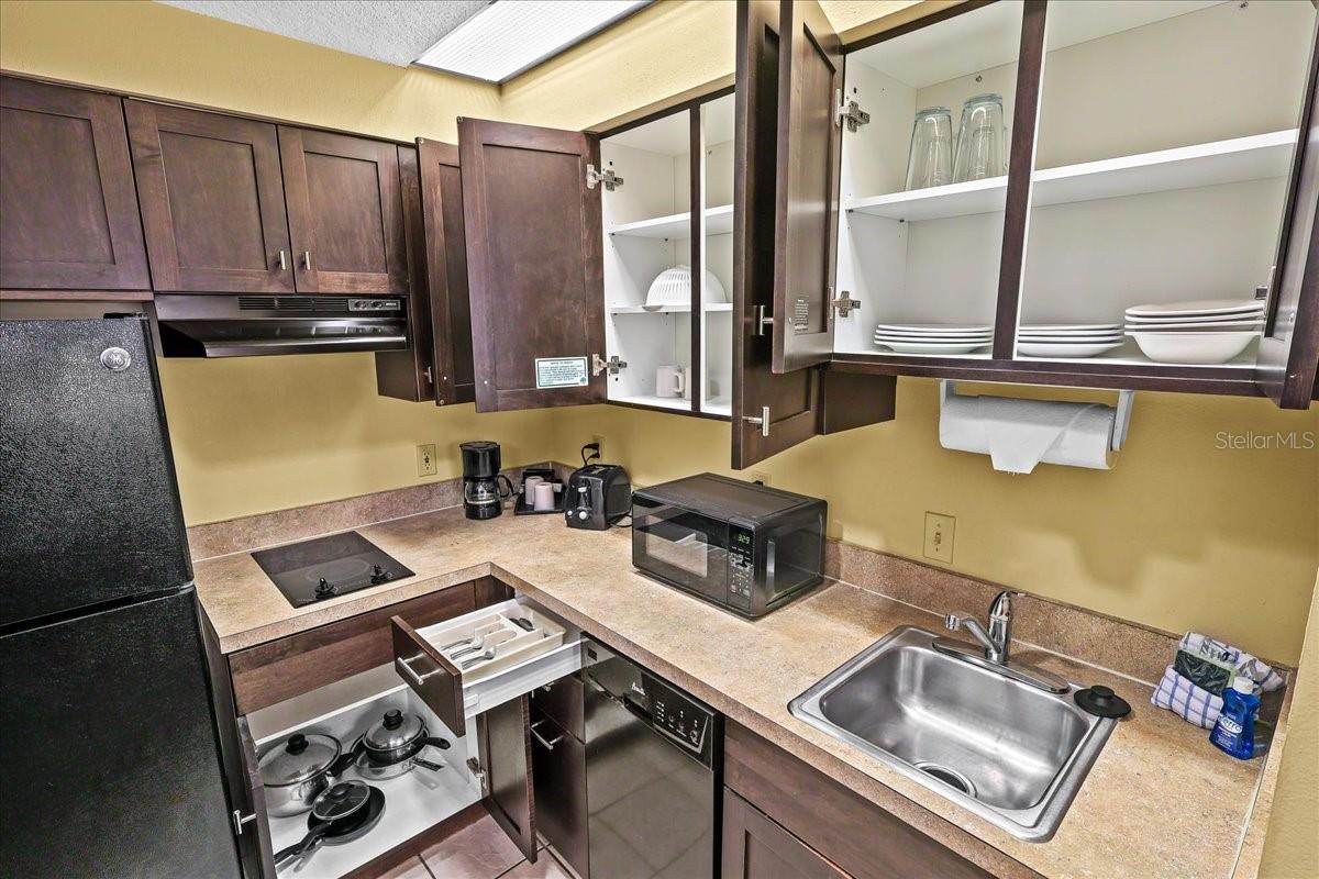 STAYSKY SUITES - Residential