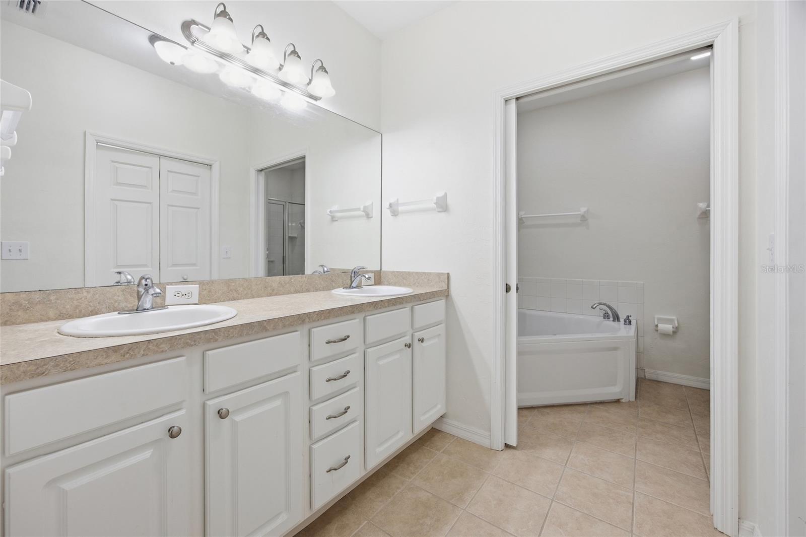 VILLAS OF WEST END UNIT B PH 1 - Residential