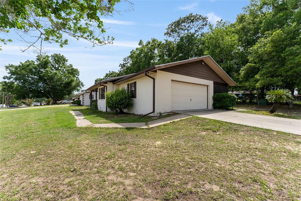 Photo of 11300 SE 74th Avenue, Belleview, FL 34420 (MLS # OM723237)