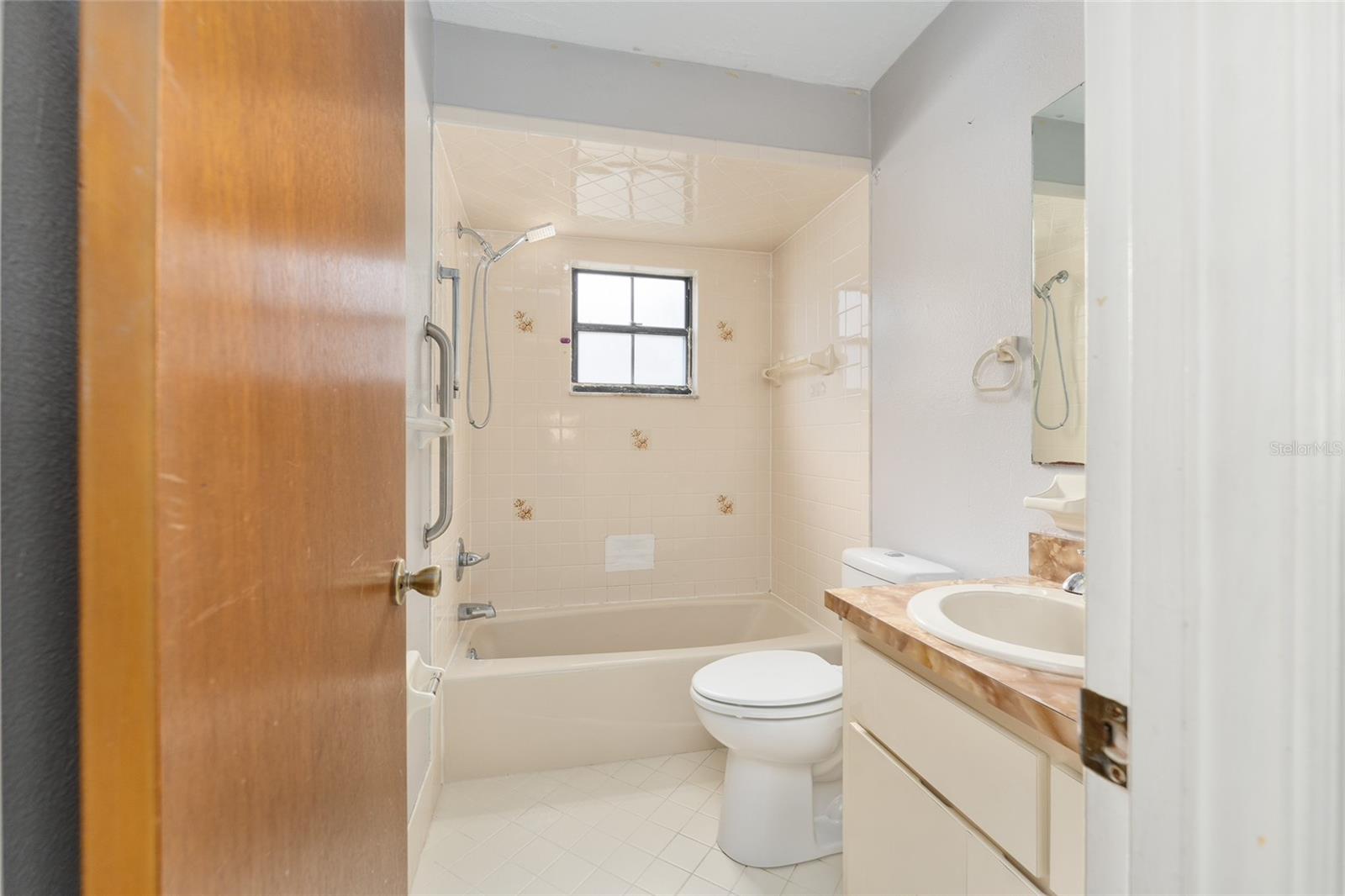 BELLEVIEW OAKS ESTATE - Residential