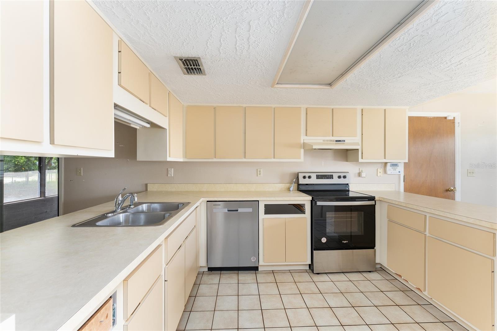 BELLEVIEW OAKS ESTATE - Residential