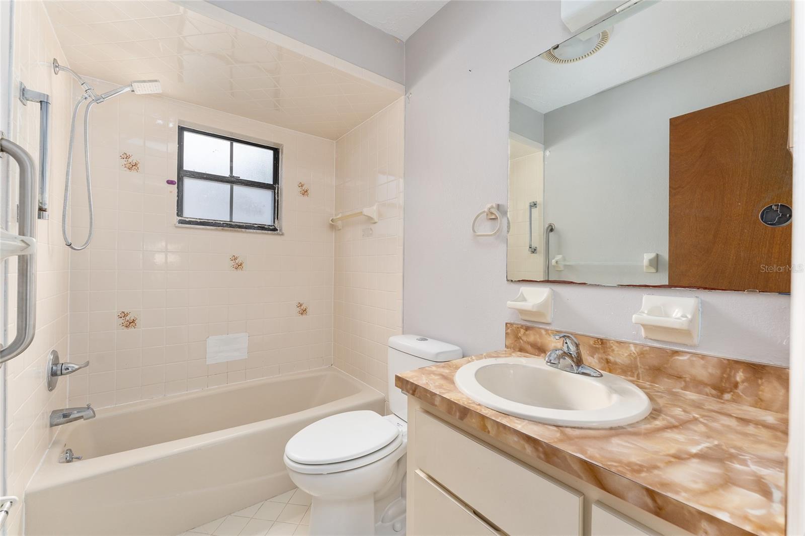 BELLEVIEW OAKS ESTATE - Residential