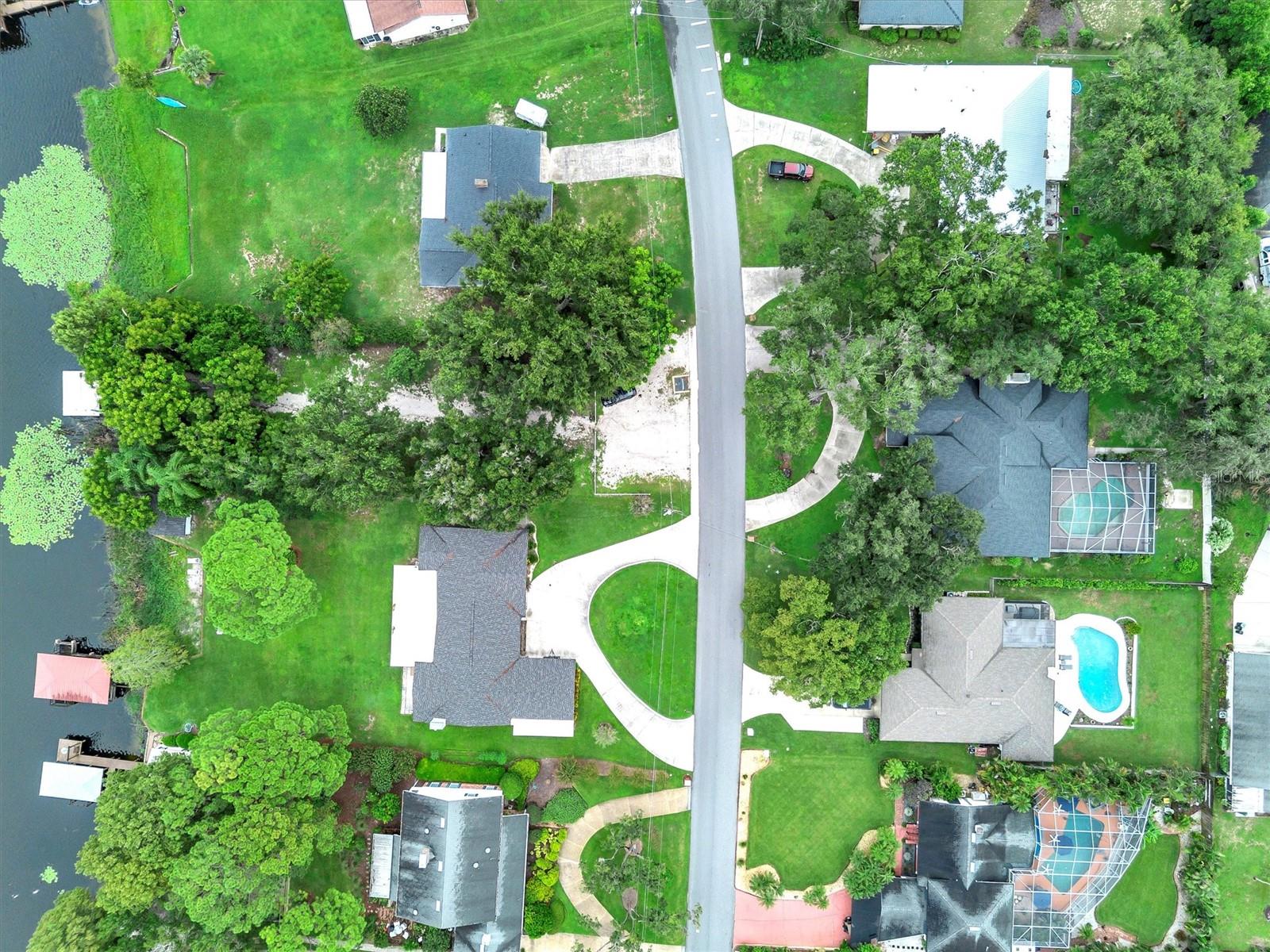ELOISE WOODS WEST LAKE FLORENCE UNIT - Residential