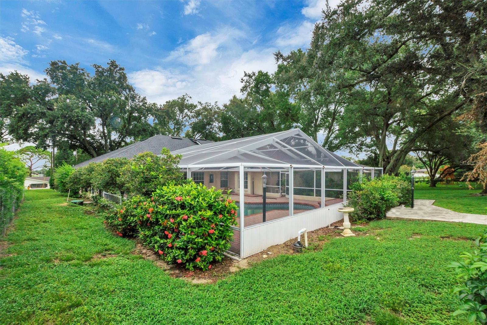 ELOISE WOODS WEST LAKE FLORENCE UNIT - Residential
