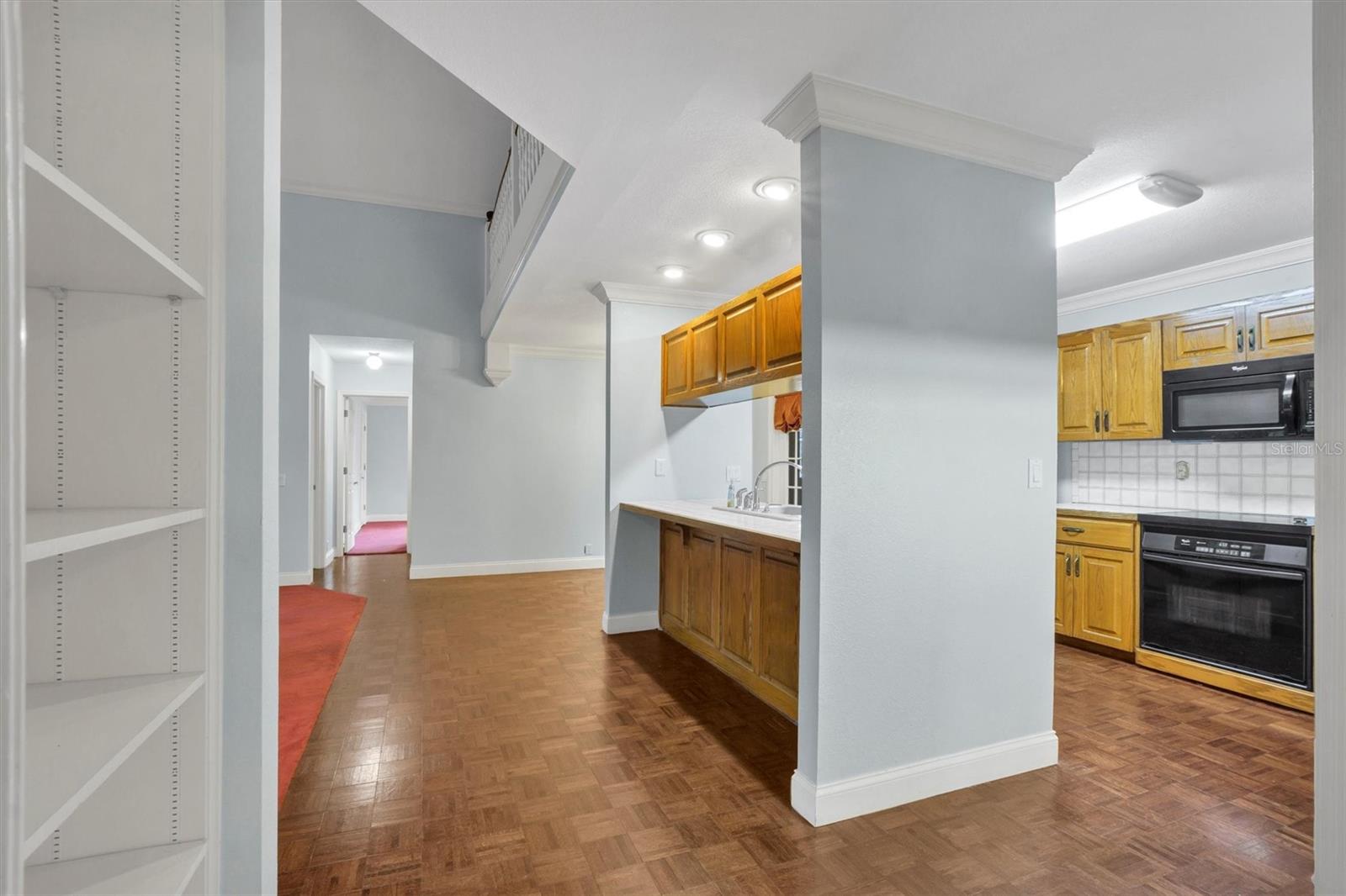 ELOISE WOODS WEST LAKE FLORENCE UNIT - Residential