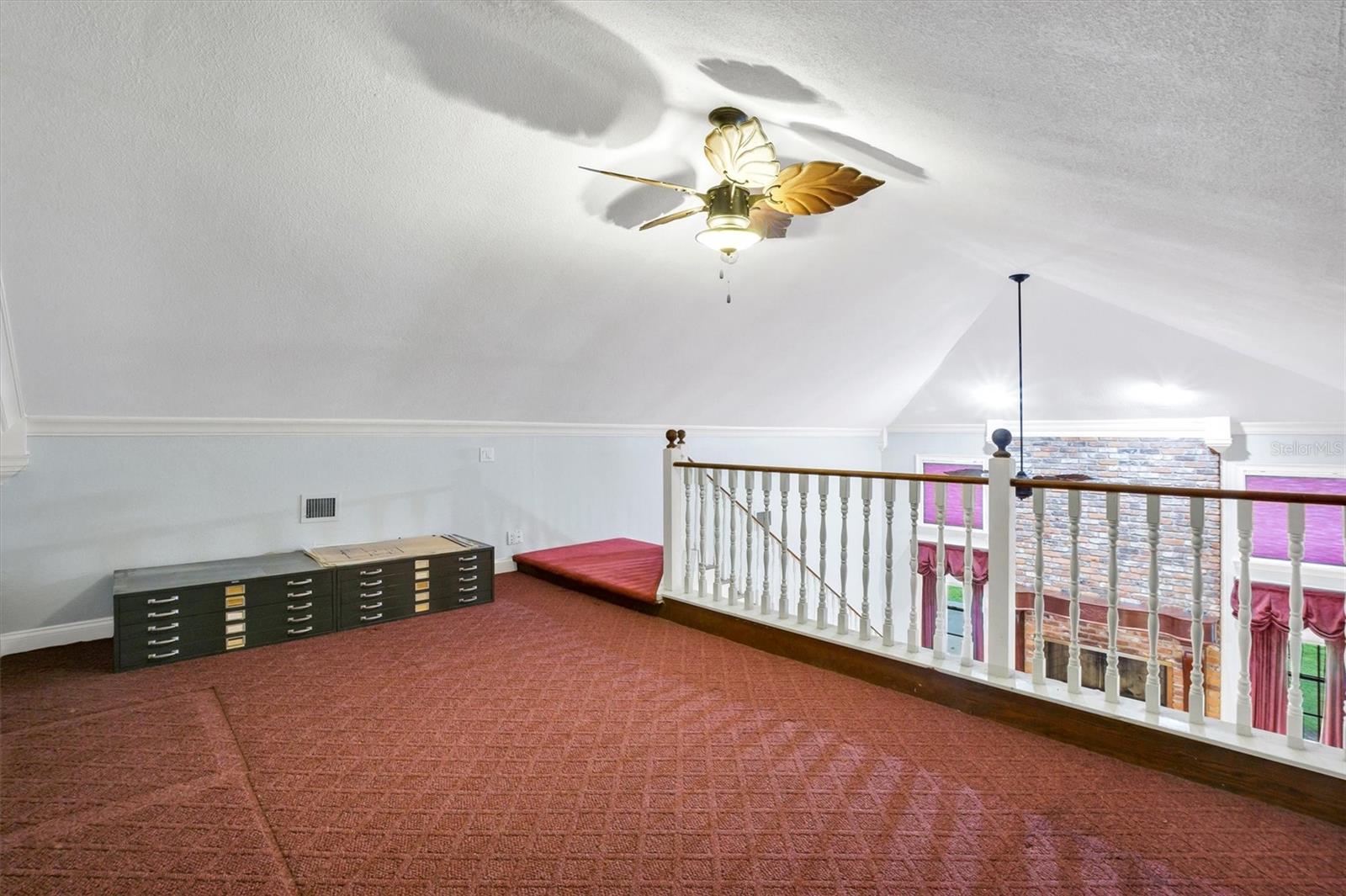 ELOISE WOODS WEST LAKE FLORENCE UNIT - Residential