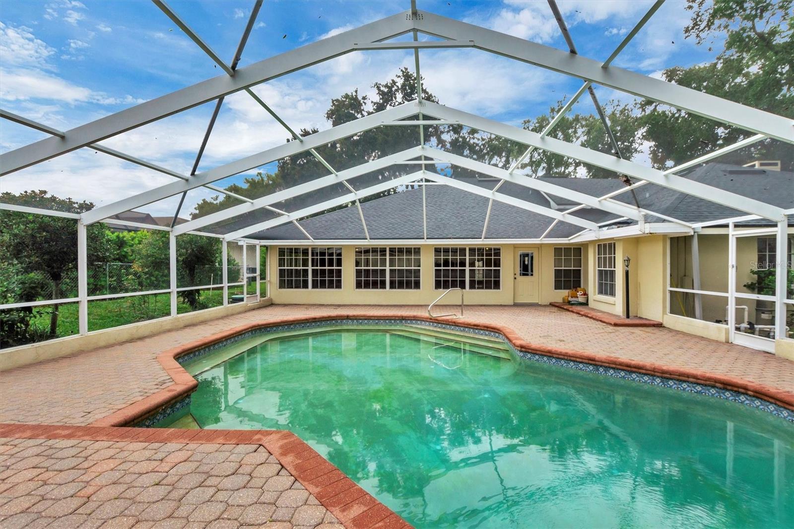 ELOISE WOODS WEST LAKE FLORENCE UNIT - Residential