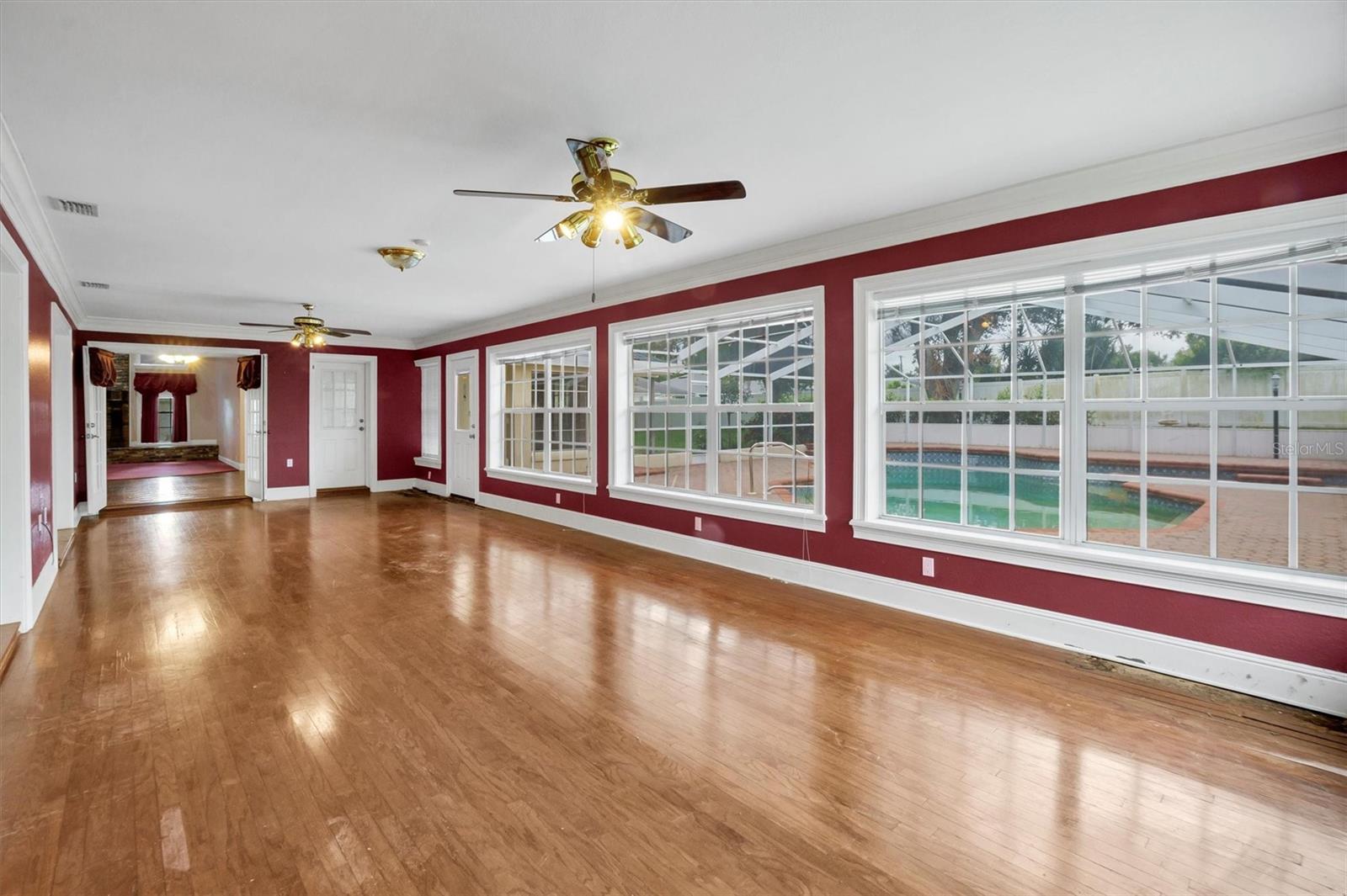 ELOISE WOODS WEST LAKE FLORENCE UNIT - Residential