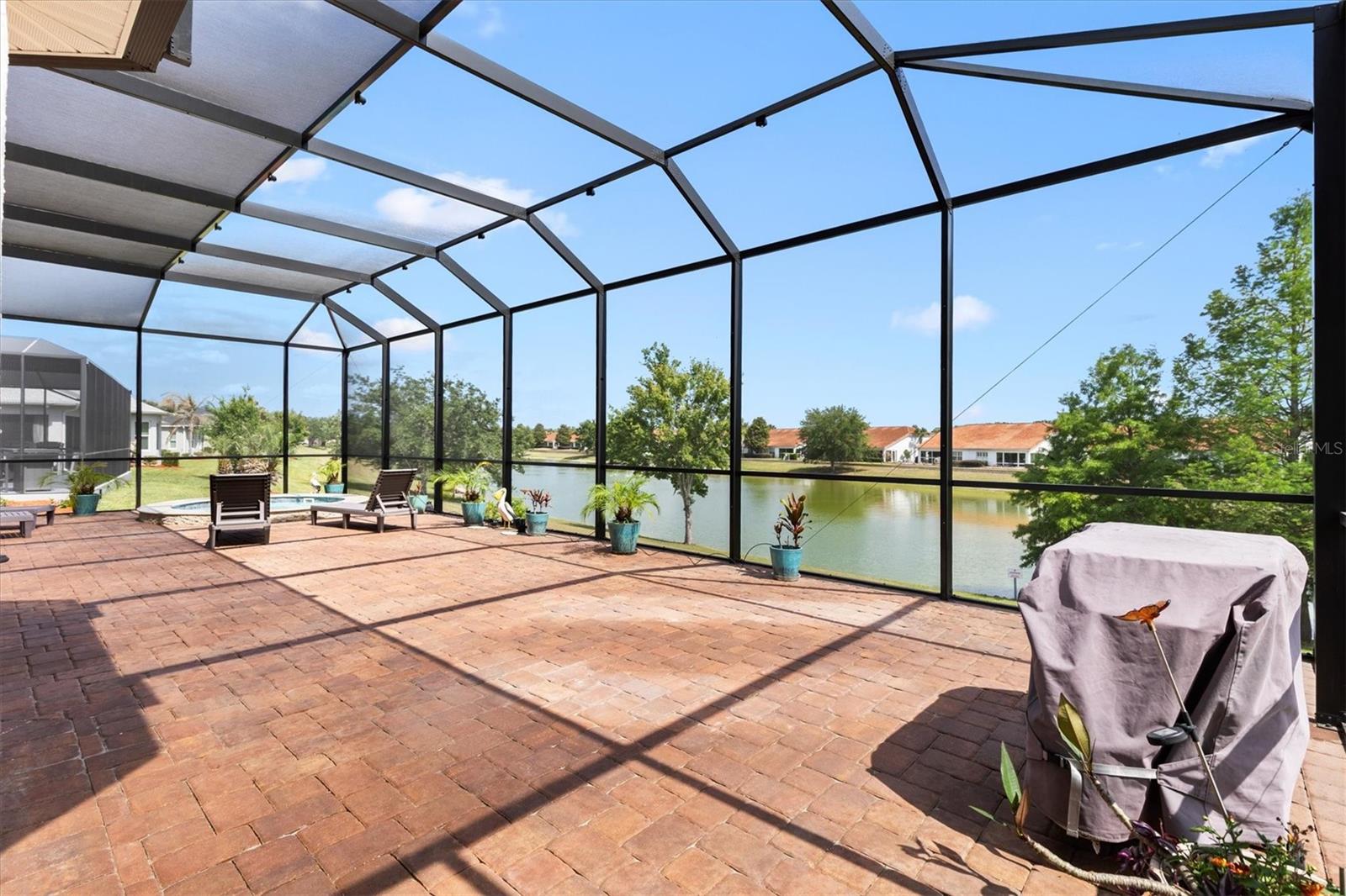 LAKESIDE LNDGS - Residential