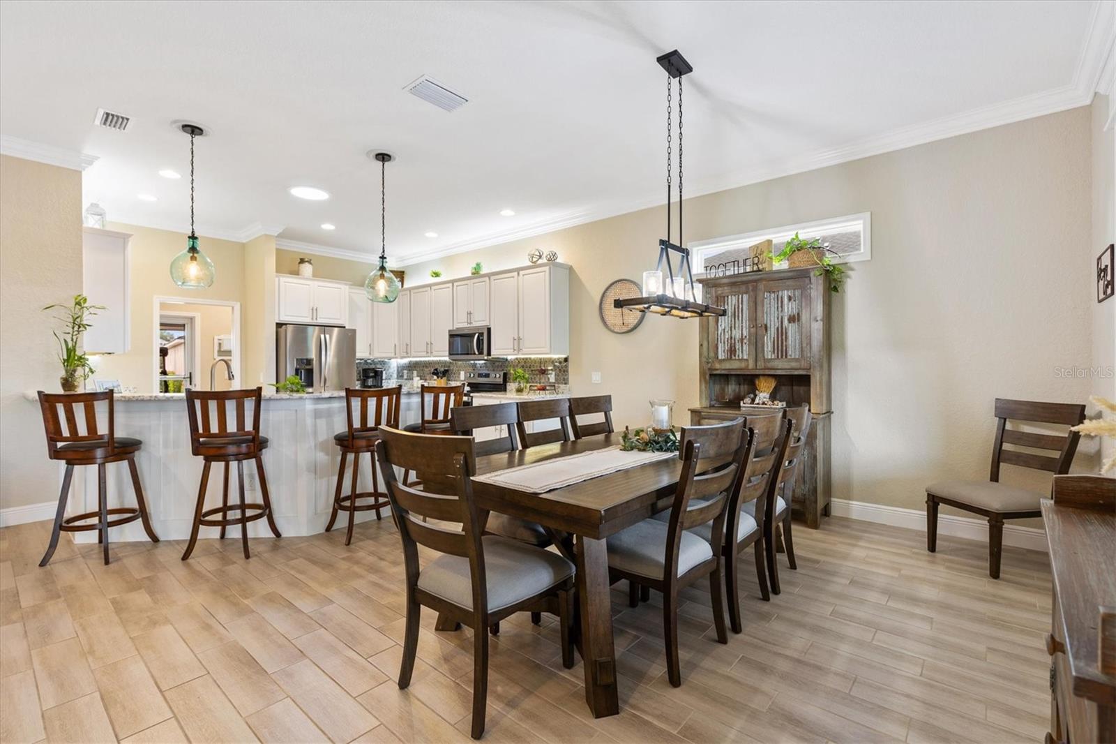 LAKESIDE LNDGS - Residential