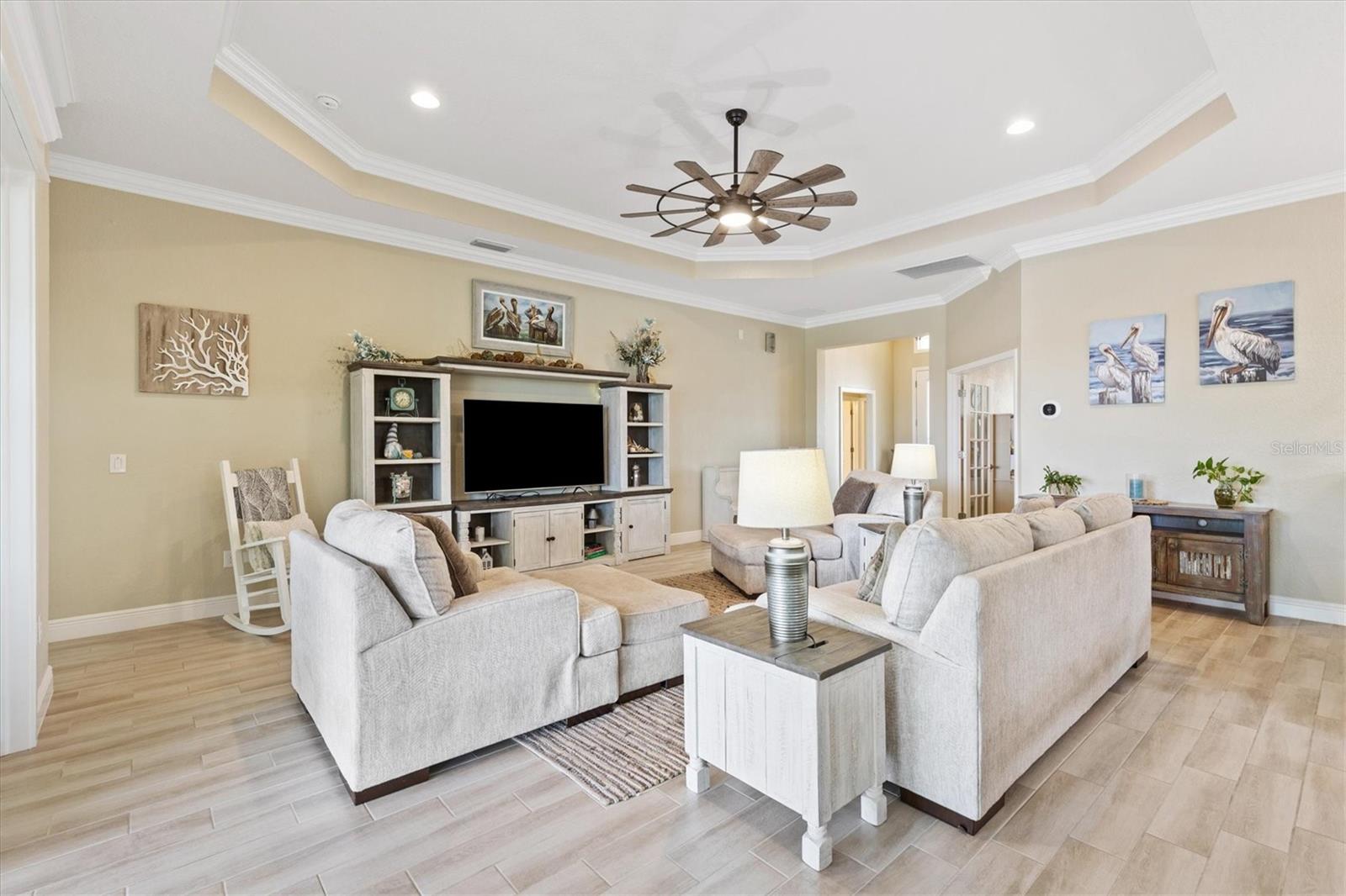 LAKESIDE LNDGS - Residential