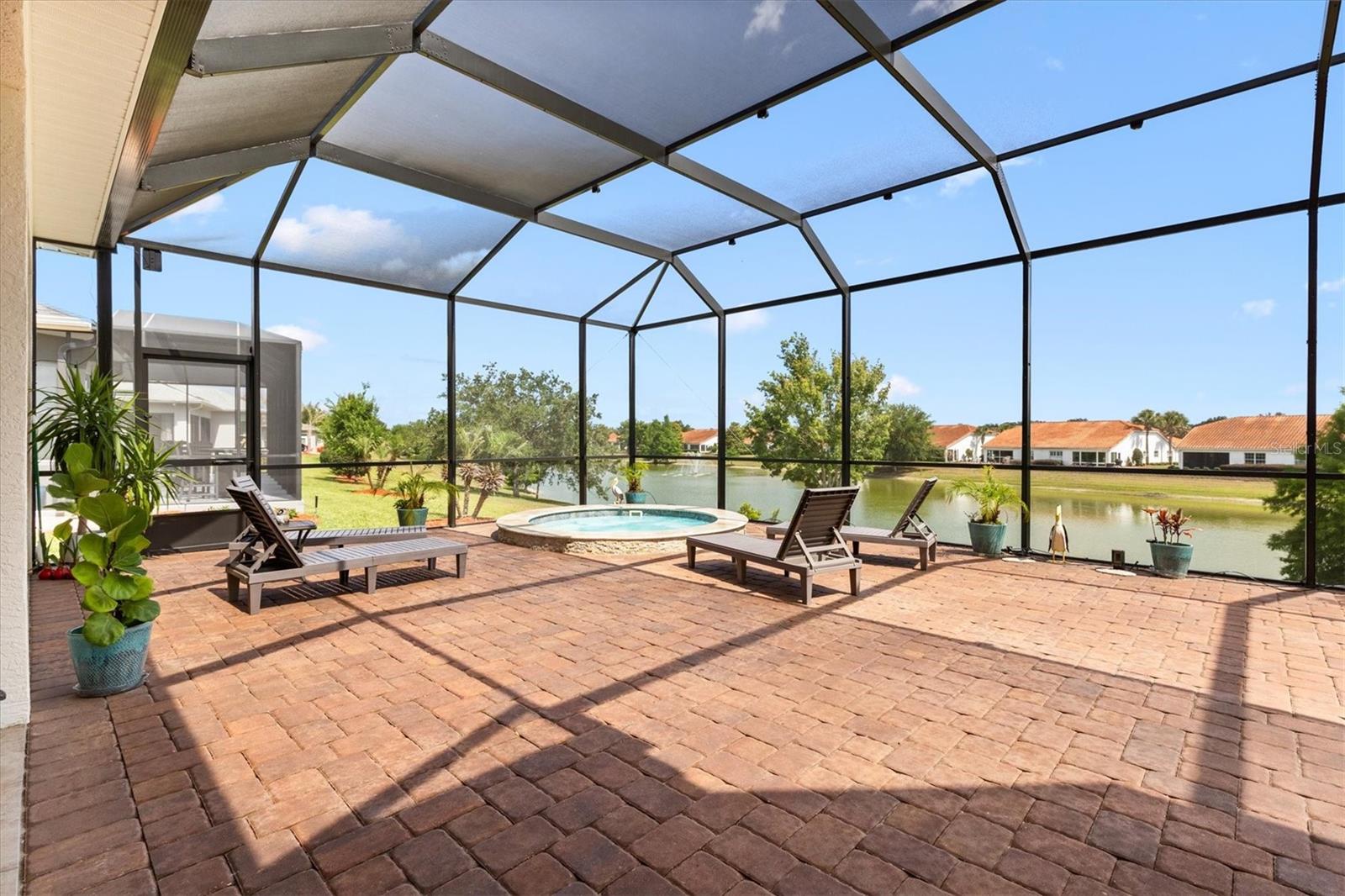 LAKESIDE LNDGS - Residential