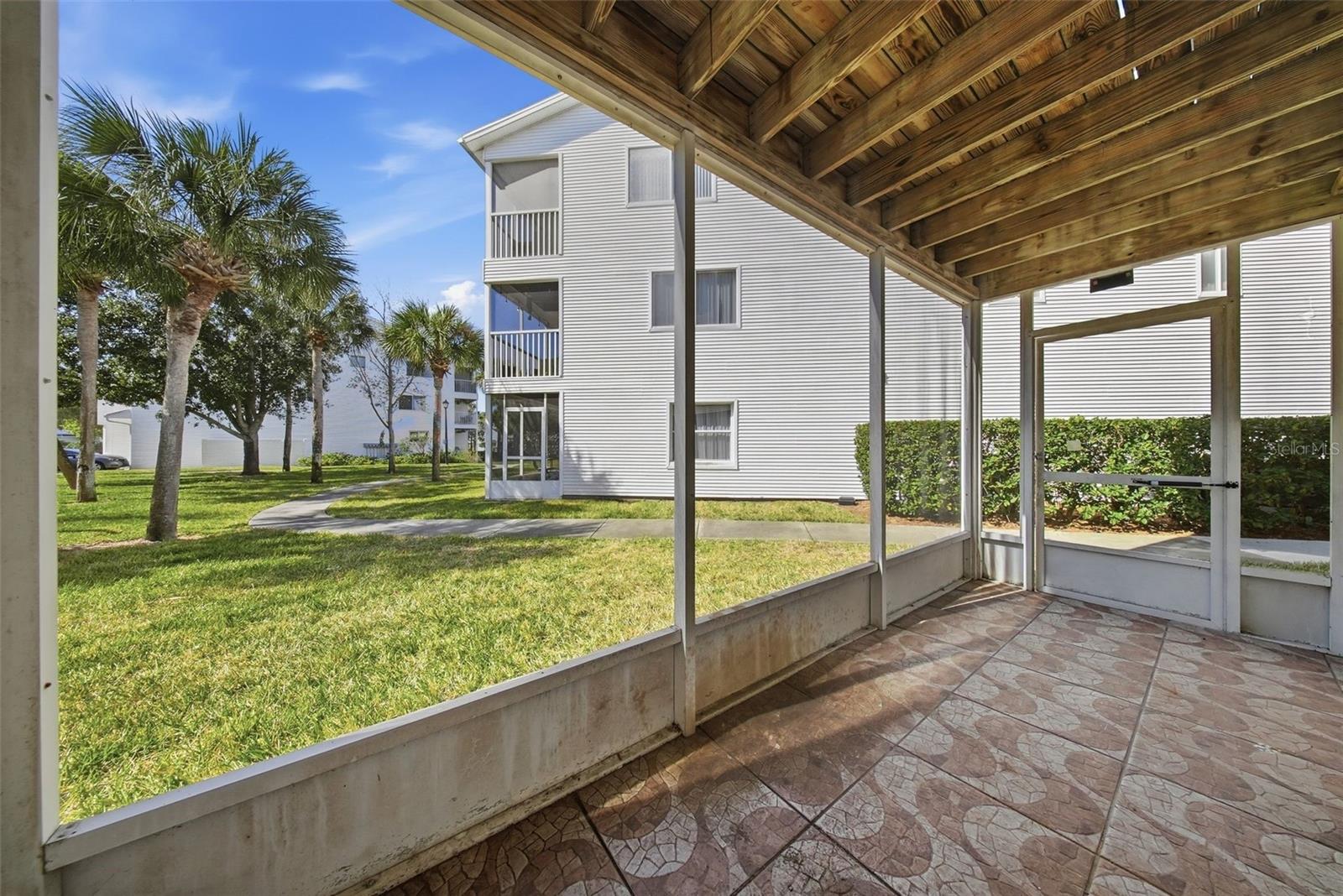 TARA CAY SOUND NORTH - Residential