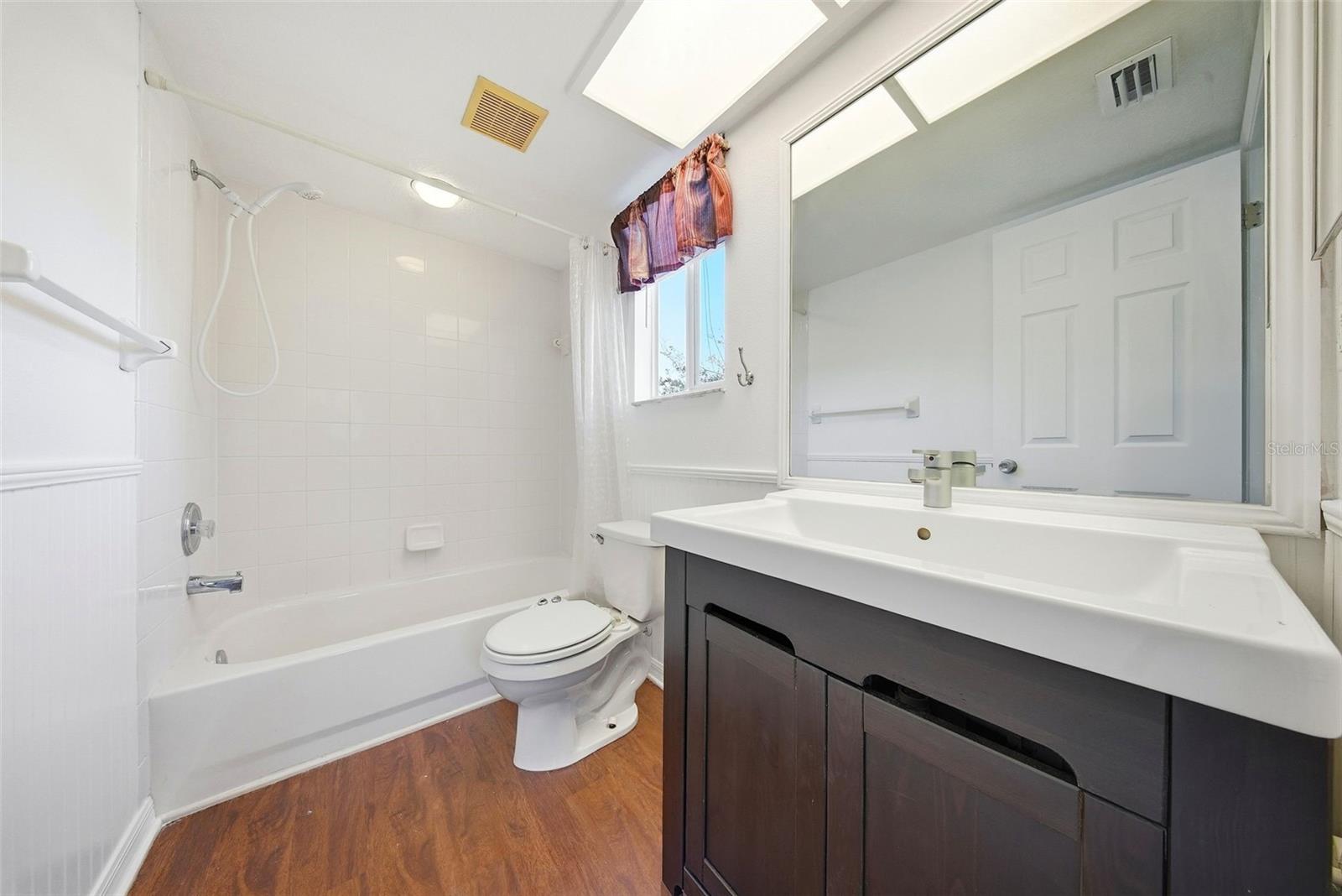 TARA CAY SOUND NORTH - Residential