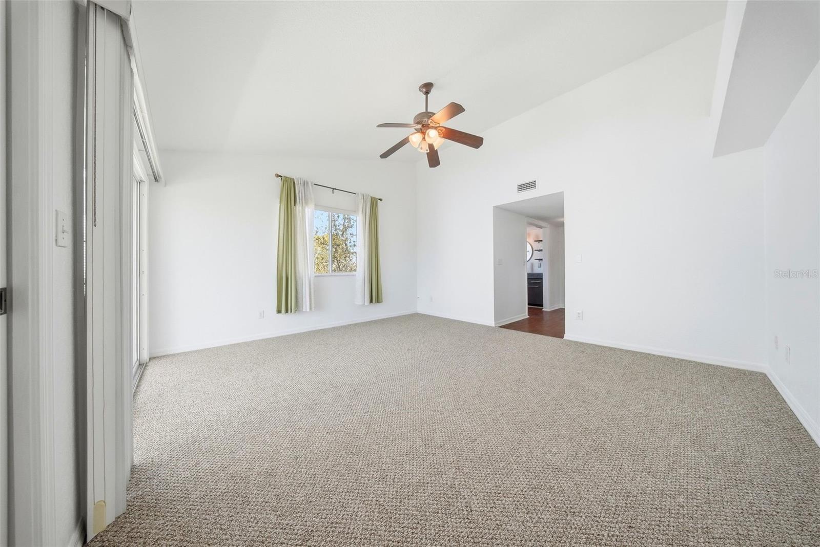 TARA CAY SOUND NORTH - Residential