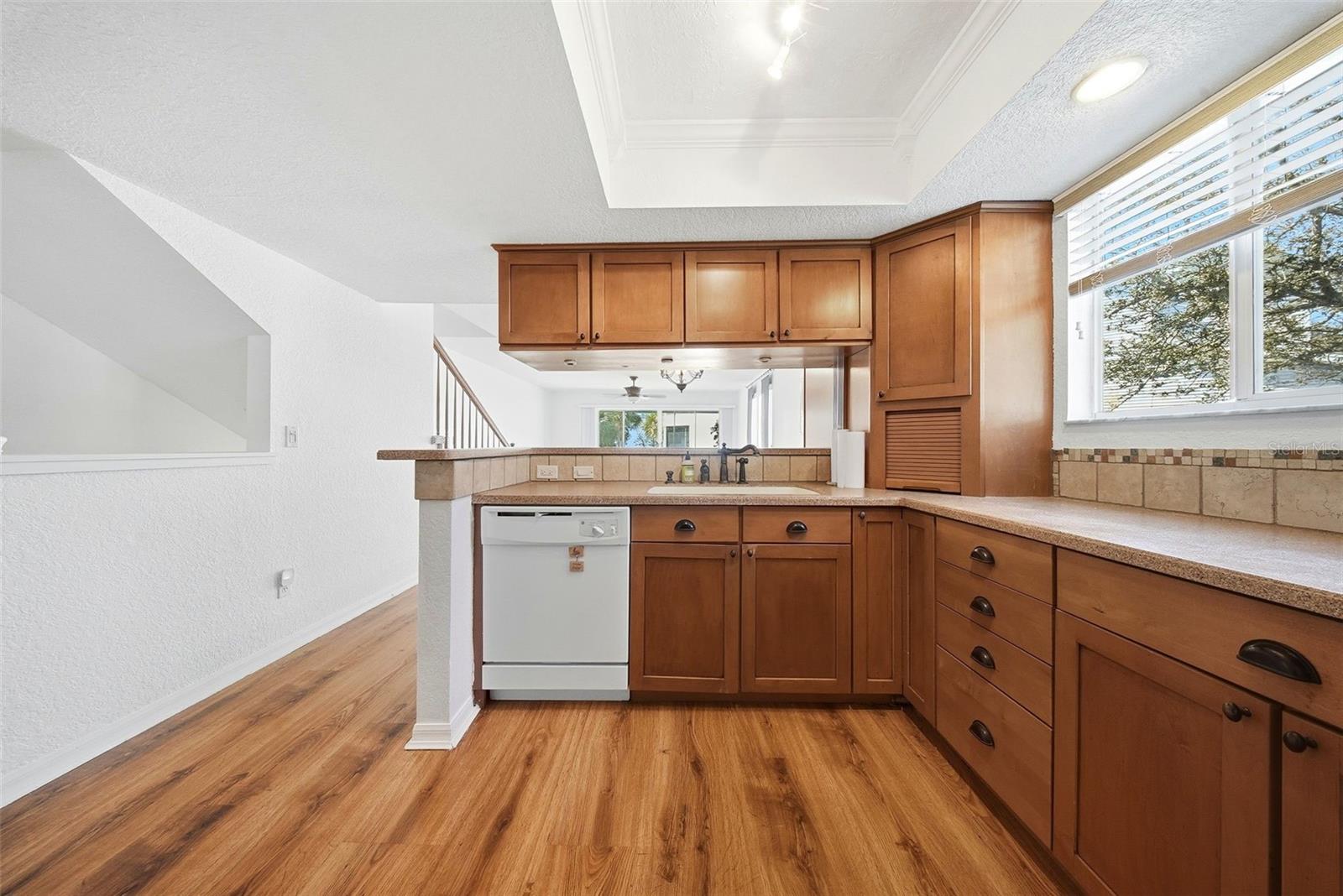 TARA CAY SOUND NORTH - Residential