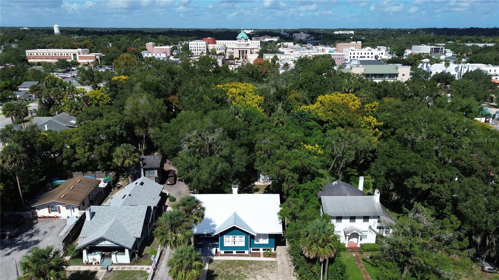 BOND LUMBER CO LTS 02 & 03 BLK 10 HOWRY ADD DELAND - Residential