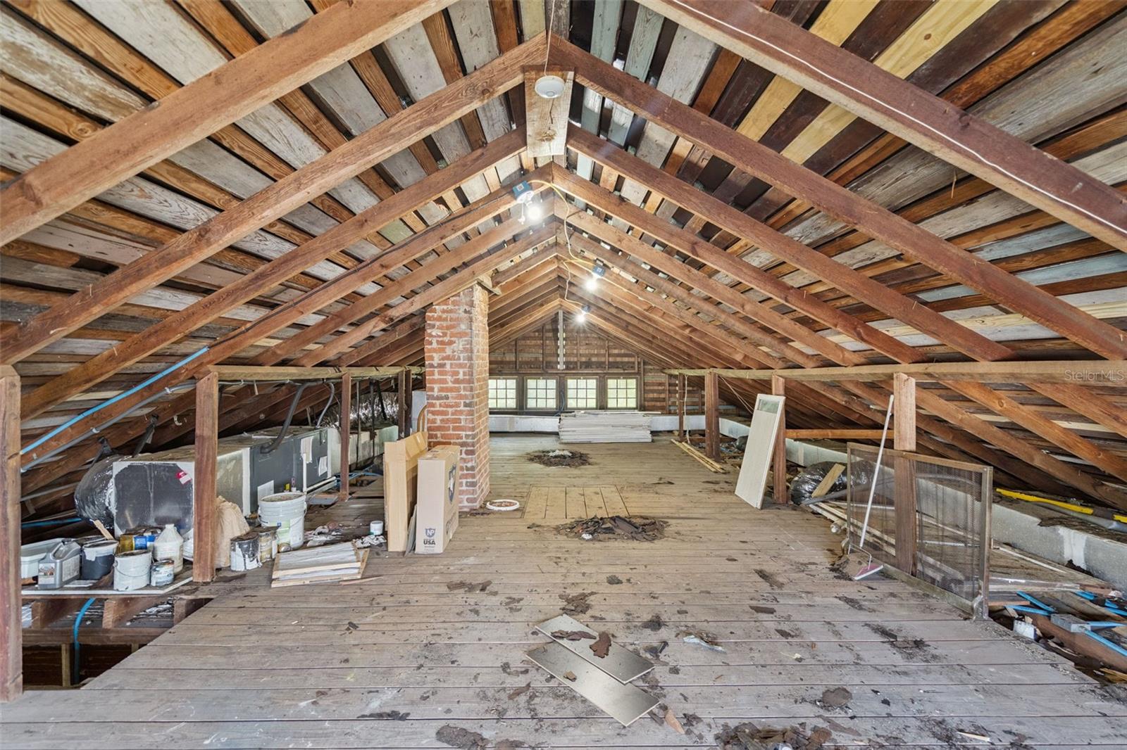 BOND LUMBER CO LTS 02 & 03 BLK 10 HOWRY ADD DELAND - Residential