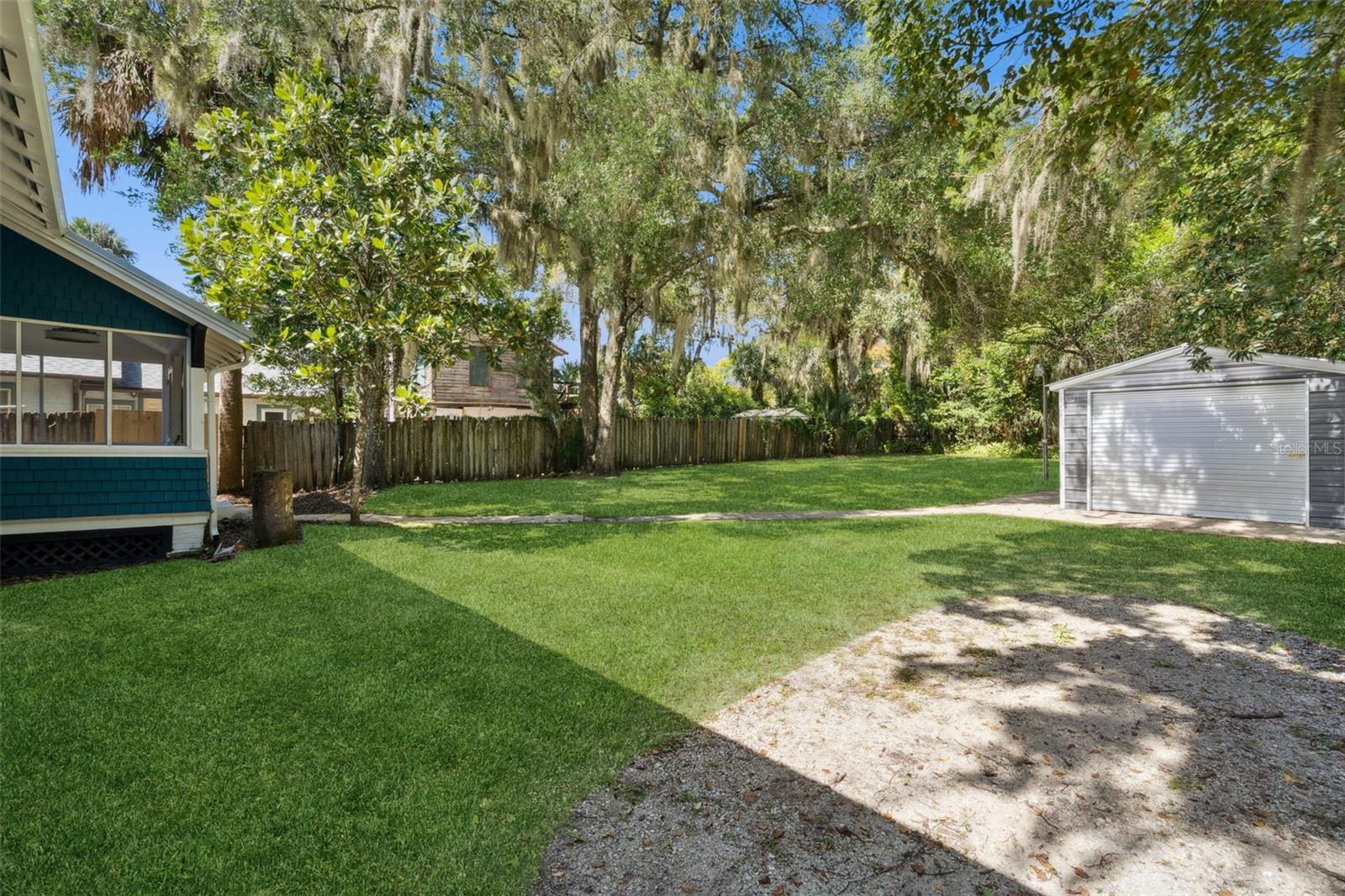 BOND LUMBER CO LTS 02 & 03 BLK 10 HOWRY ADD DELAND - Residential
