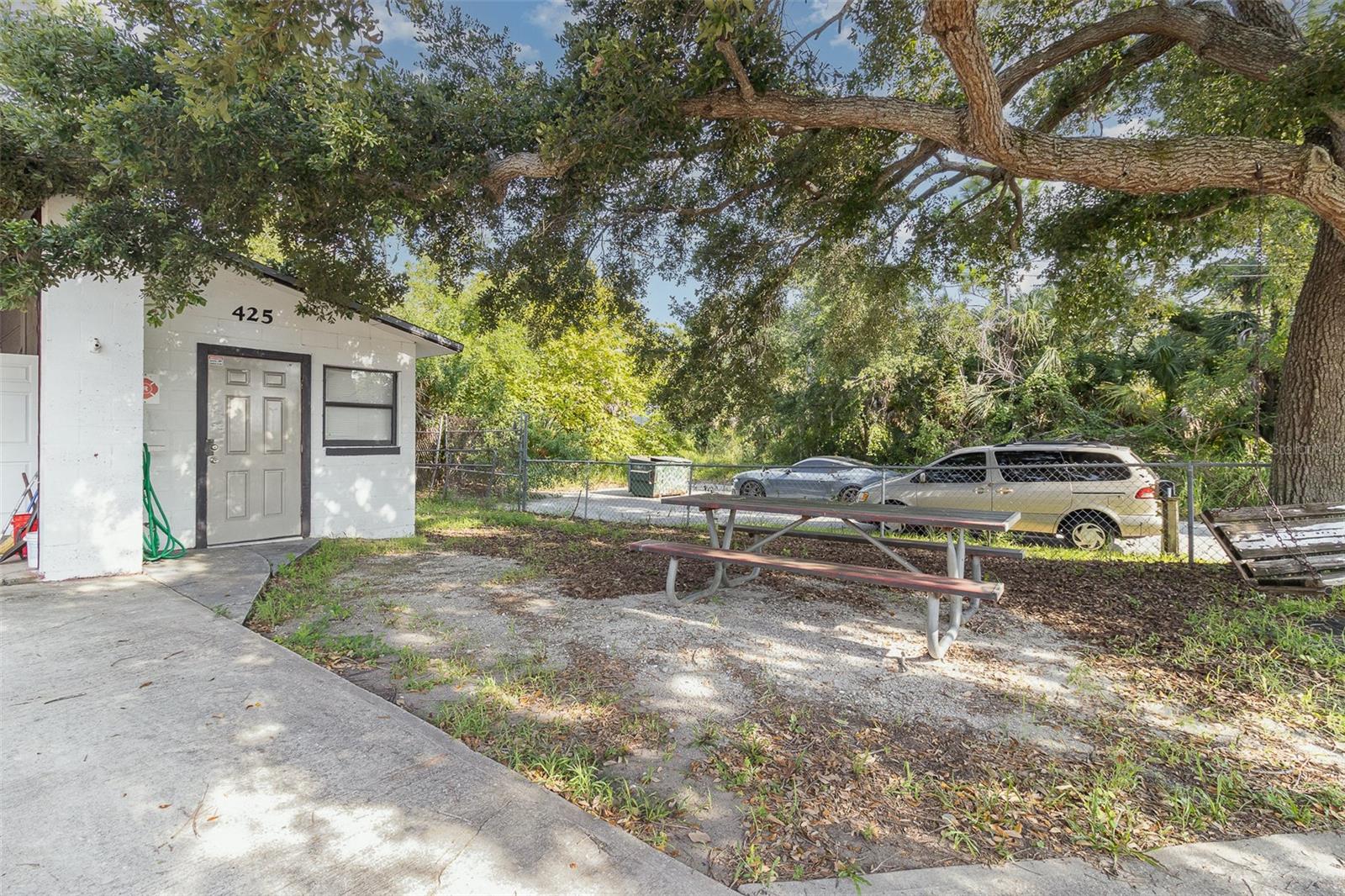 425 COLEMAN STREET