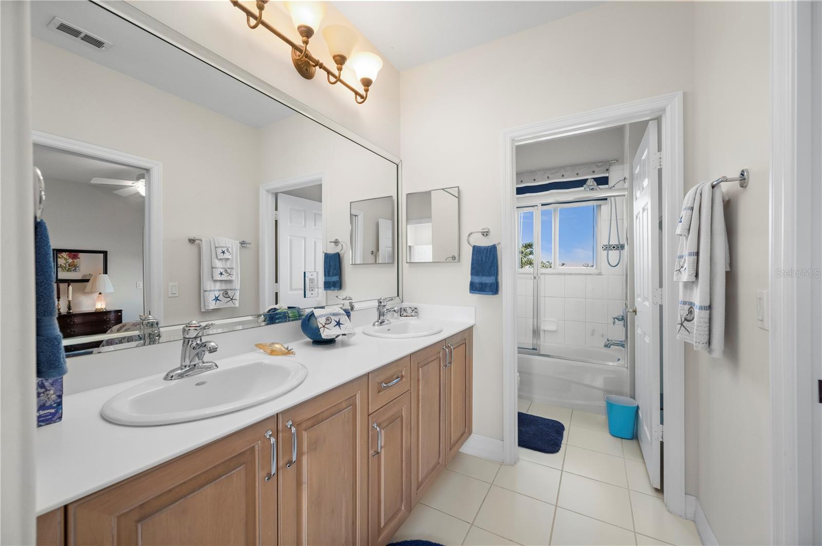 LAGUNA LAKES A B C D E G K & L - Residential