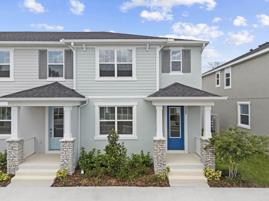 With a spacious open concept ground floor, the Catalina II has plenty of room for entertaining. This floorplan features 4 bedrooms, 2.5 bathrooms and a rear-loading 2-car garage. The owner’s suite features an ensuite owner's bath and a walk-in closet. This chef-worthy kitchen features stainless steel appliances, a walk-in pantry, and a breakfast bar.