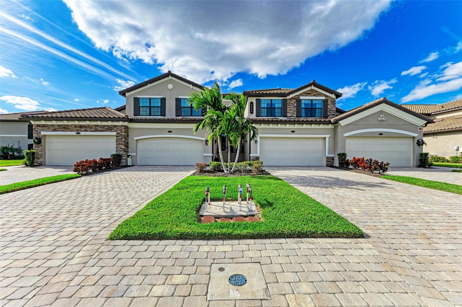 JUNE 2025 AVAILABLE and BEYOND FOR 2025: Exquisite 3-bedroom, 2-bath coach home conveniently located opposite a satellite pool within the esteemed Lakewood National Golf Club. This second-floor residence showcases breathtaking sunsets and water views overlooking the 11th hole on the Piper course. Sleeps up to 8 guests, with a split bedroom design for privacy. Savor the formal dining experience offered at the Grand Clubhouse and casual poolside options at the Tiki bar. Enjoy a resort-style swimming pool boasting zero entry, lap lanes, waterfalls, and a hot tub. Access to eight tennis courts, four pickleball courts, and two bocce courts. 24/7 state-of-the-art fitness center with group fitness classes, a fitness director, and a personal trainer. Weekly social events orchestrated by a full-time activity director and indulge in treatments at the full-service spa. Gated community, offering 24-hour surveillance for peace of mind during your stay.
Rental Rates and Availability:
In-Season (January – April): $8,000/month
Off-Season (May – December): $4,500/month
Availability: June through November 2025, available for monthly rentals or long-term stays. Booked December 2025 through March 2026
Booking Policy:
Deposit: One half of the total rent due at the time of booking.
Hospitality Tax: Applies for short-term stays (less than six months).
Non-Refundable Booking Fee: $1,000 (applies in case of cancellation).
Security Deposit: $2,000 (refundable).
Cleaning Fee: $250.
HOA Transfer Fee: $642 (due 30 days prior to arrival).
Utilities: All utilities are included; however, the tenant is responsible for any electricity charges exceeding $70/month.