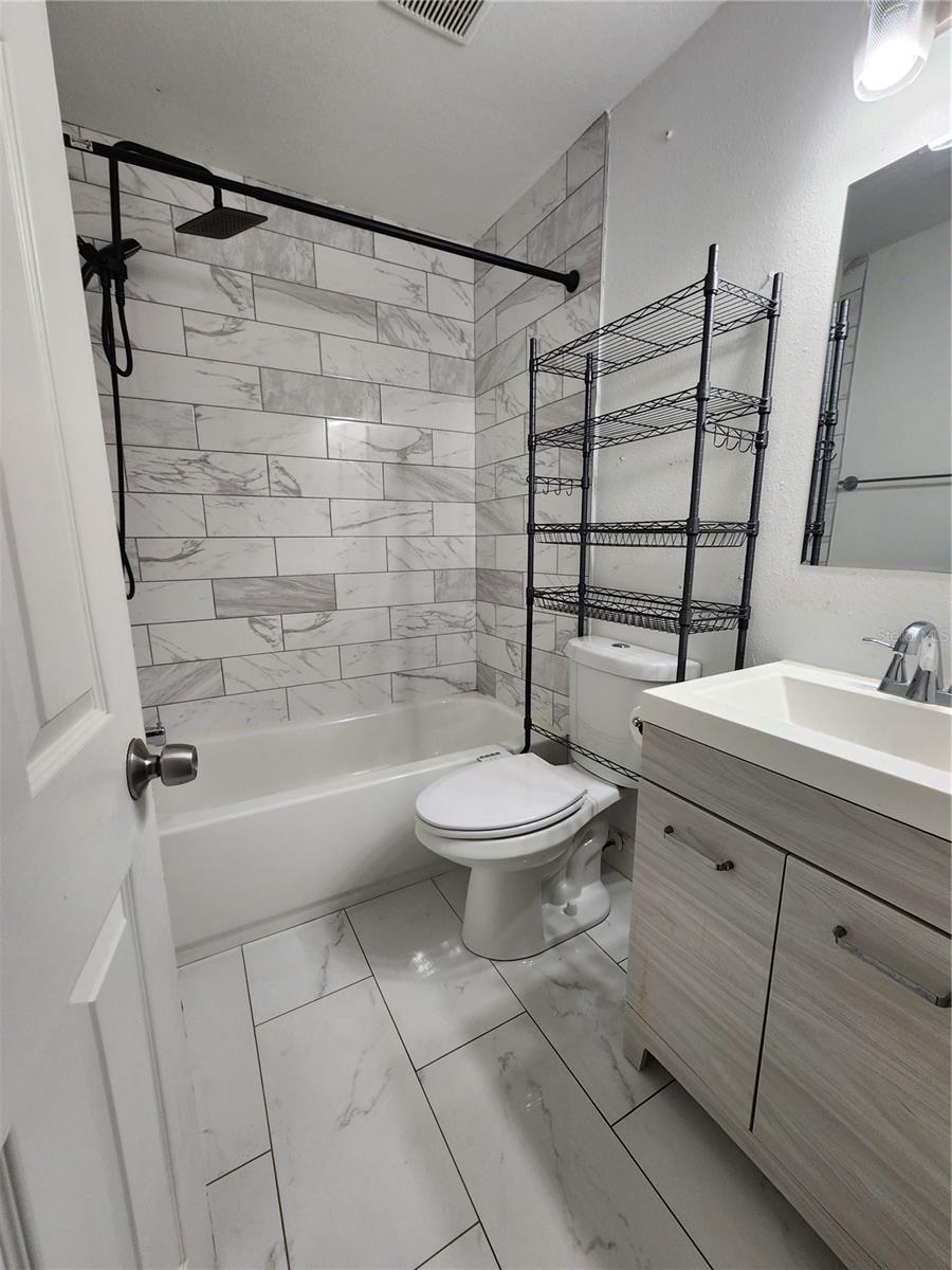 MCKEE LAKE ESTATES 1ST ADD - Residential