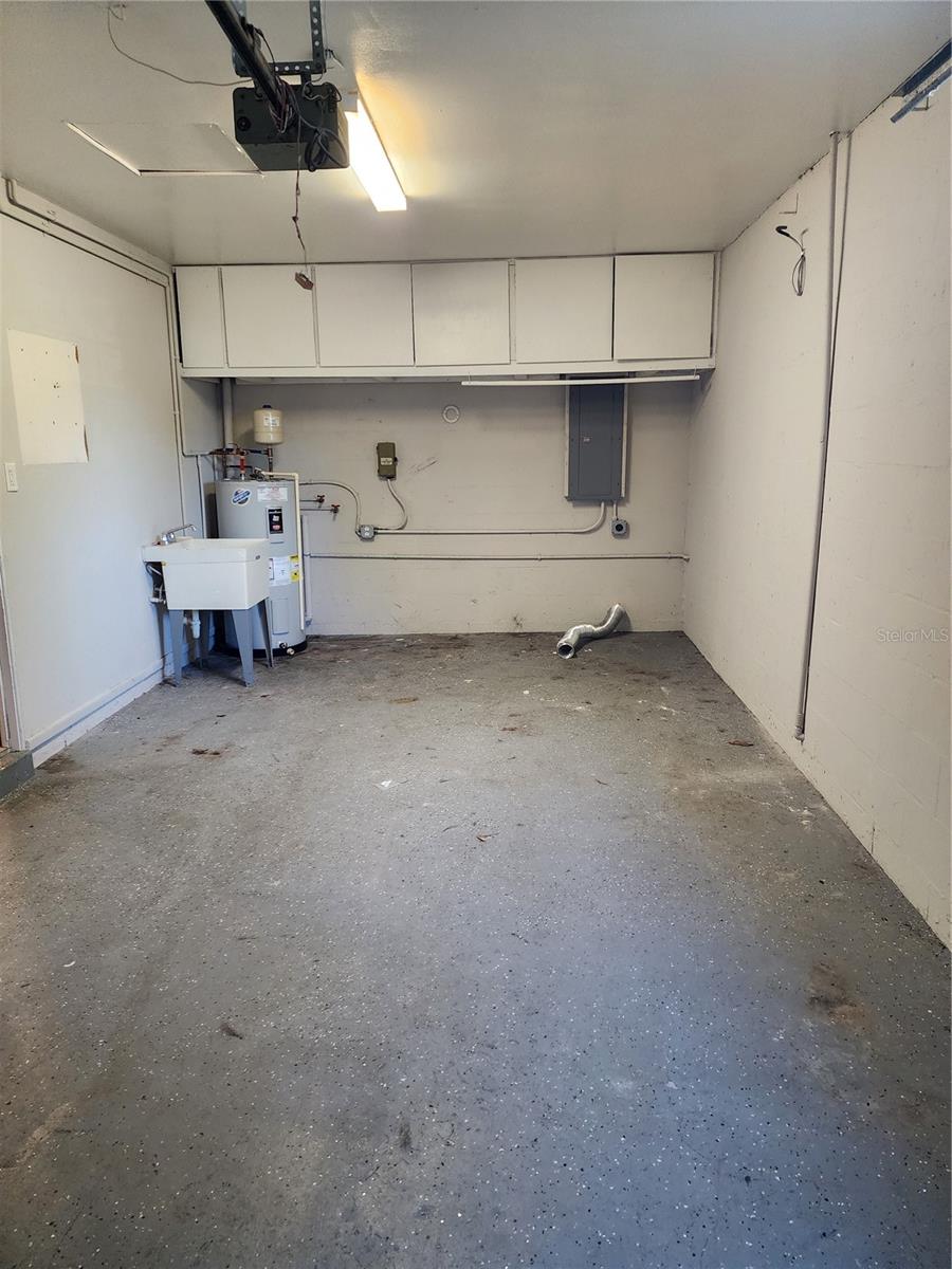 MCKEE LAKE ESTATES 1ST ADD - Residential