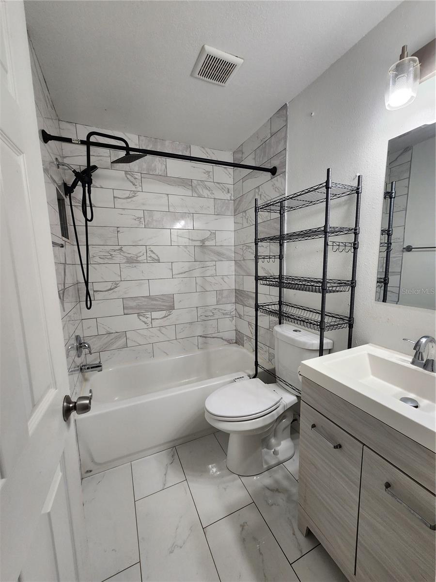 MCKEE LAKE ESTATES 1ST ADD - Residential