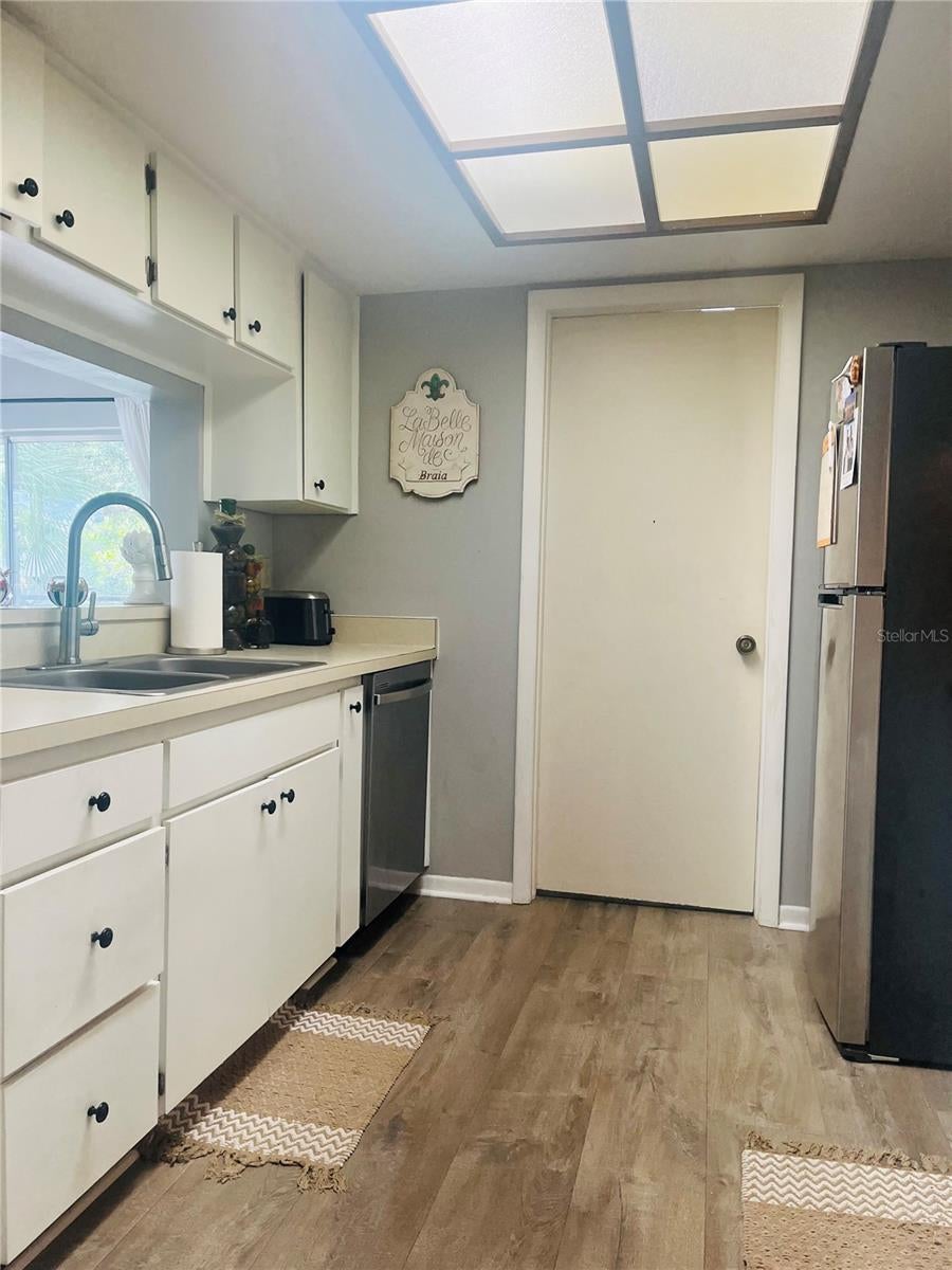 2583 COUNTRYSIDE BOULEVARD 3201