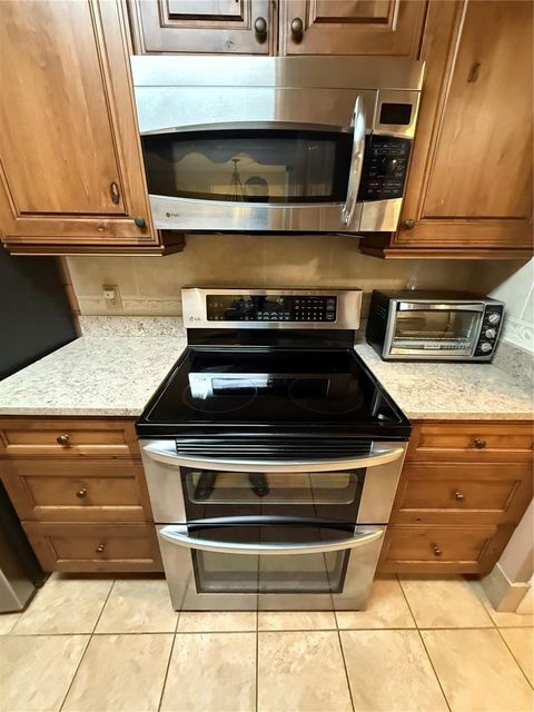 Tiny photo for 3463 SW 18th Place, Ocala, FL 34474 (MLS # OM718026)